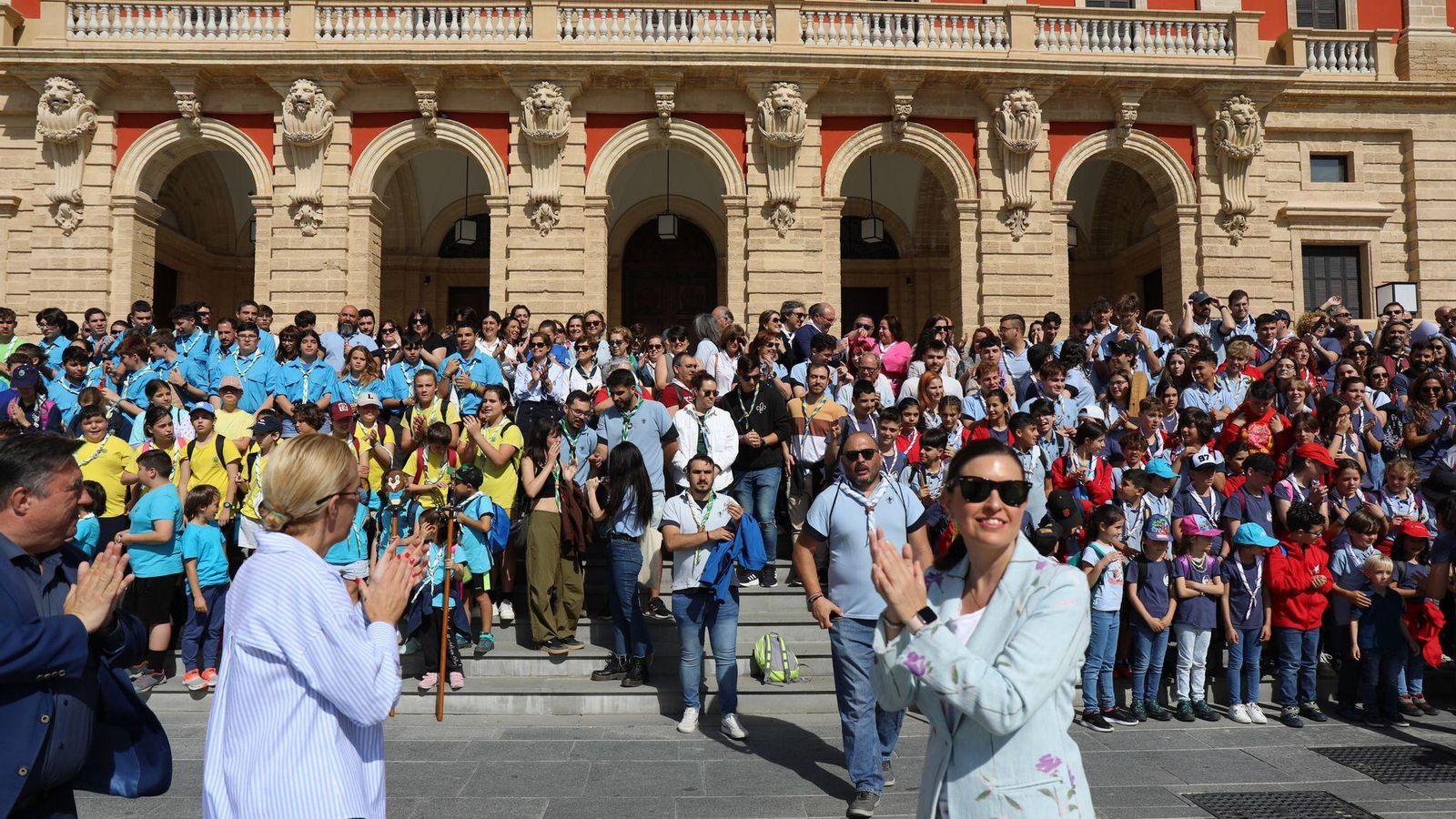 Acto del izado de la bandera scout celebrado en San Fernando con motivo del 50 aniversario del grupo San Jorge 310.