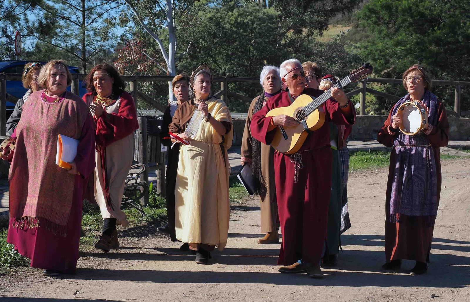 Las mejores imágenes de la recreación en Tharsis de la llegada del oro que llevarán los Reyes Magos a Belén