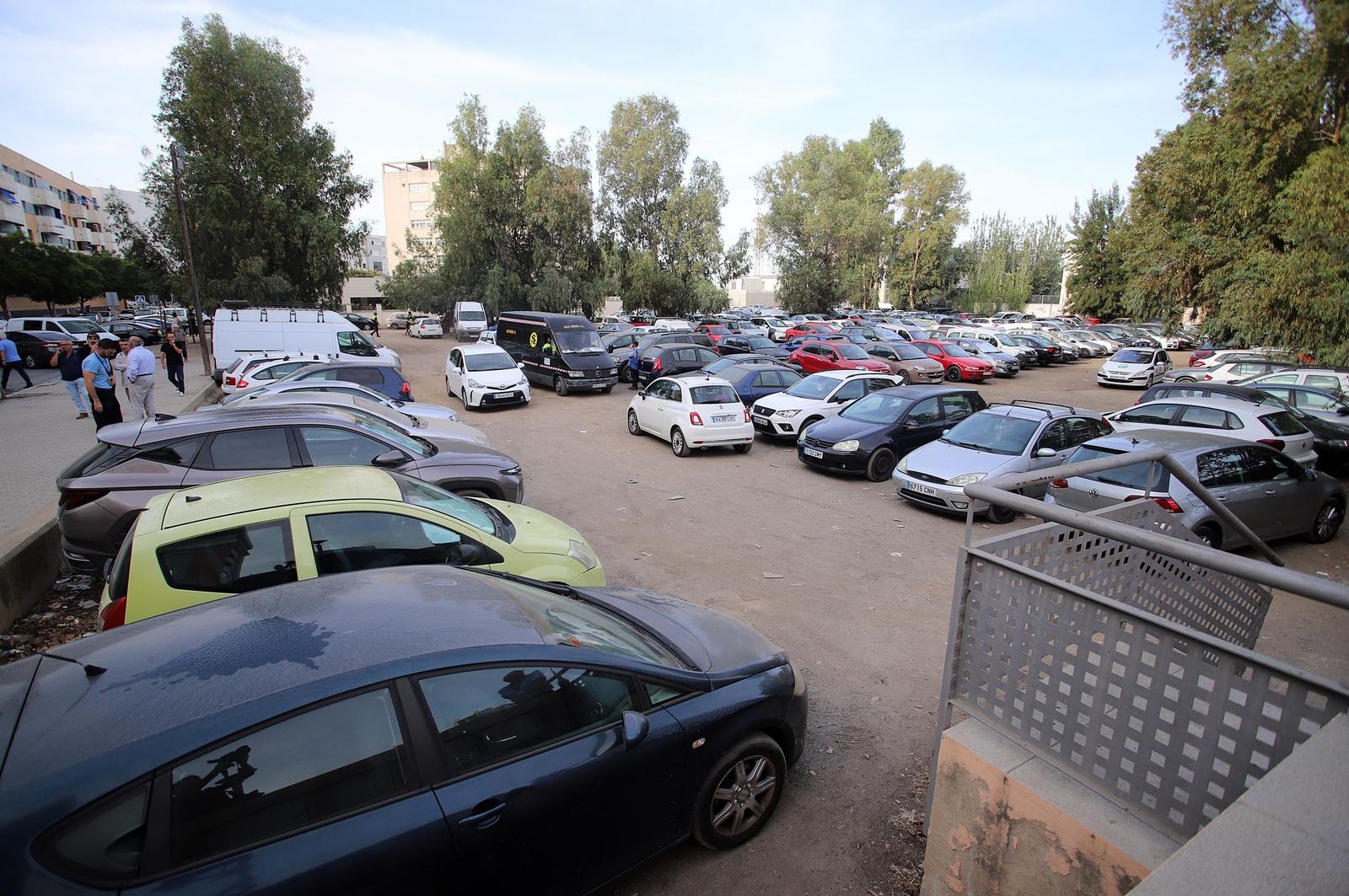 Imágenes de la visita de Juanma Moreno a la promoción de viviendas "Pescadería" en Huelva