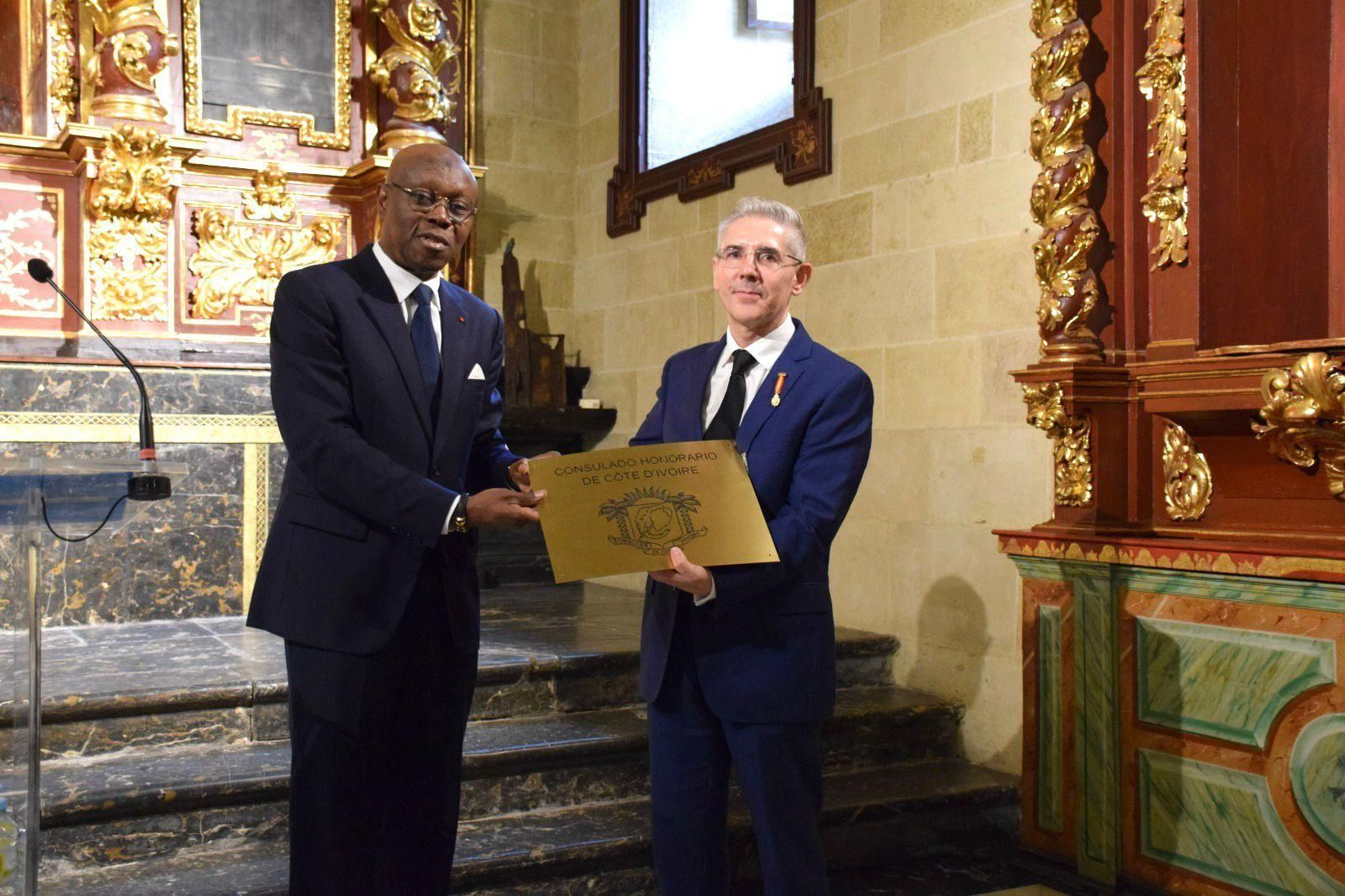 Las fotos de la designación de Juan Salado como cónsul honorario de Costa de Marfil en Córdoba