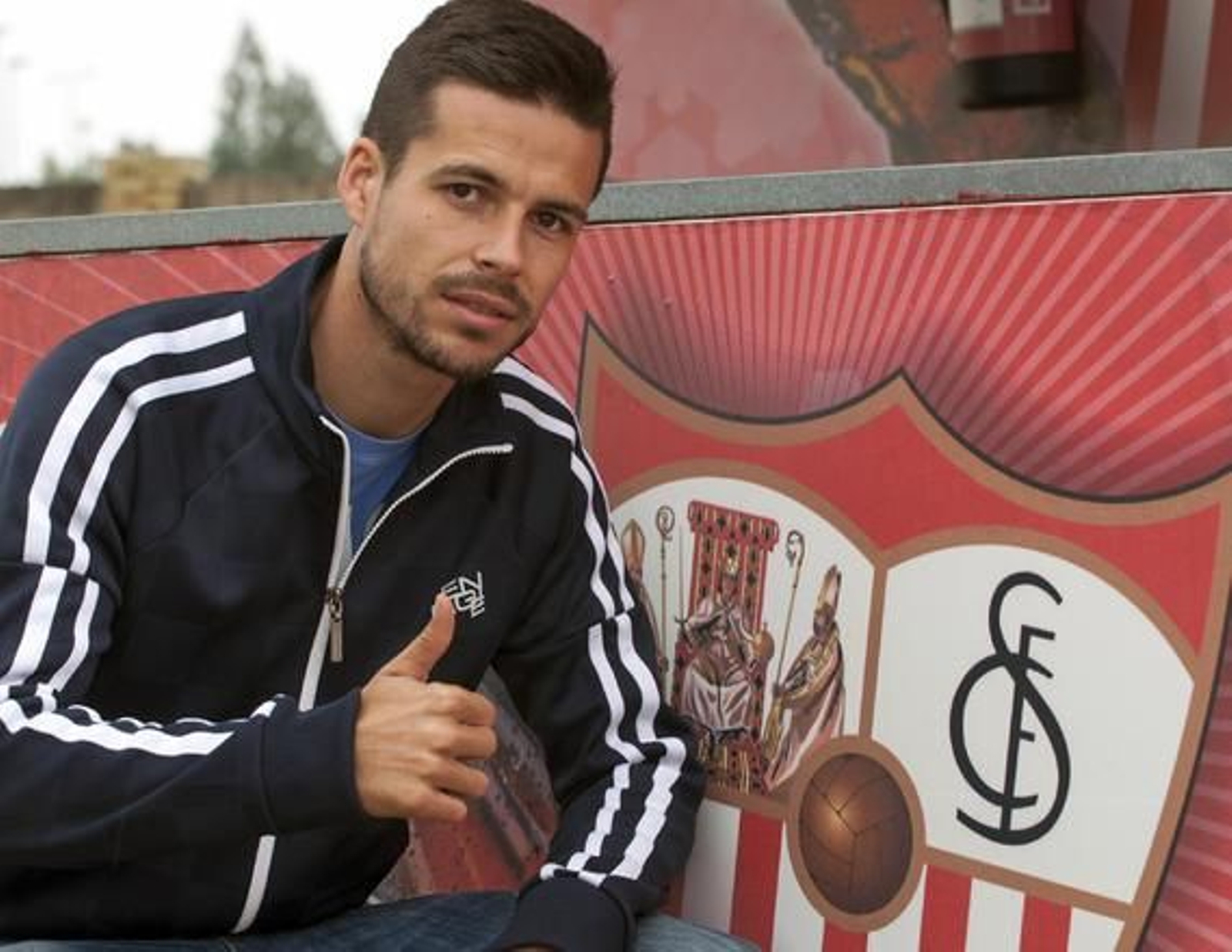 El Sevilla cede a Manu del Moral al Eibar