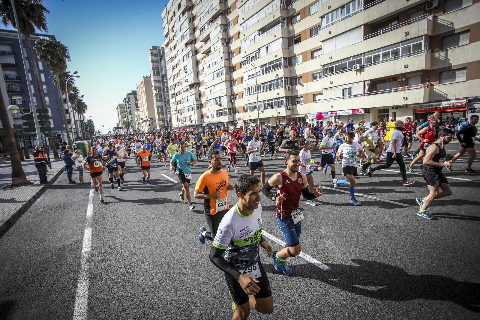 Imágenes de la Media Maratón Bahía de Cádiz