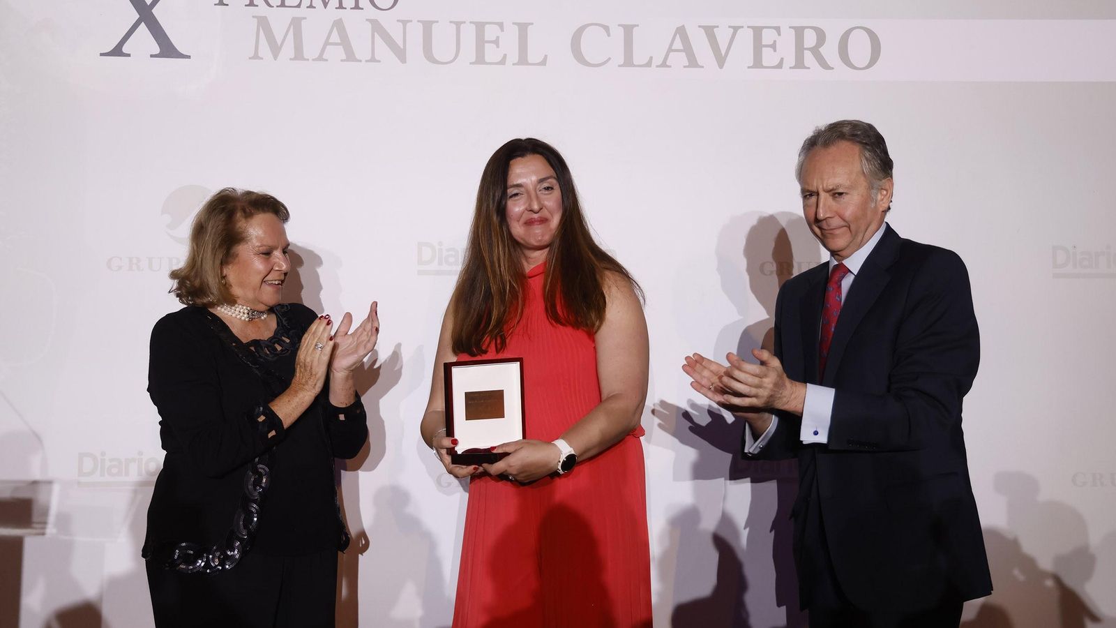 Pilar Manchón recibiendo el X premio Manuel Clavero en 2022.