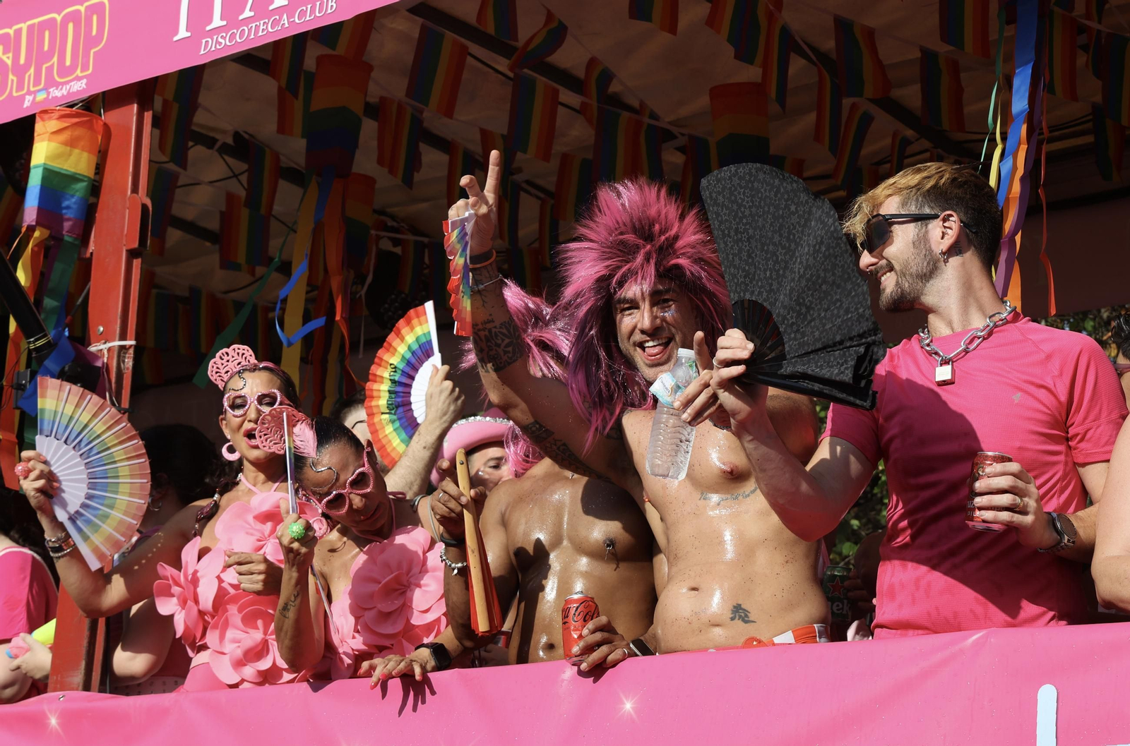 Las fotos de la cabalgata del Orgullo LGTBIQ+ en Sevilla