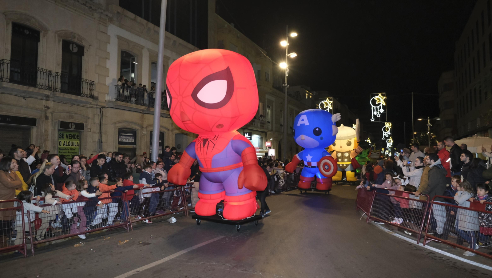 Imágenes de la Cabalgata de los Reyes Magos en Almería