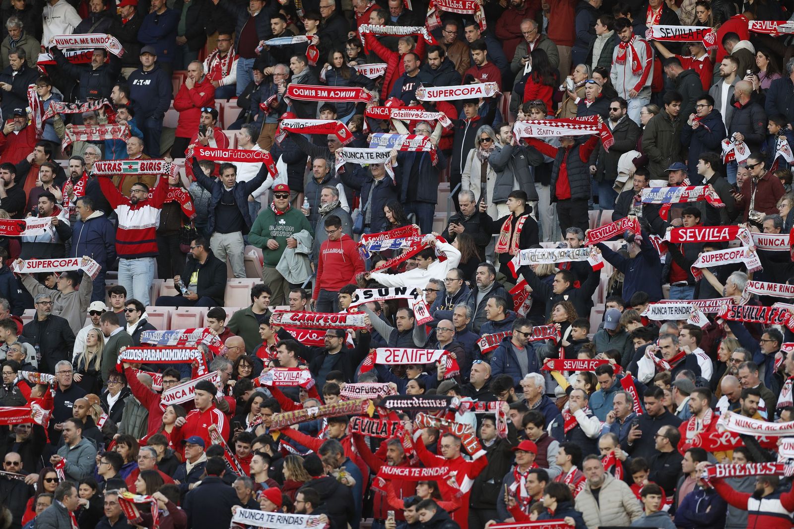 Búscate en las fotos del Sevilla FC - Alavés