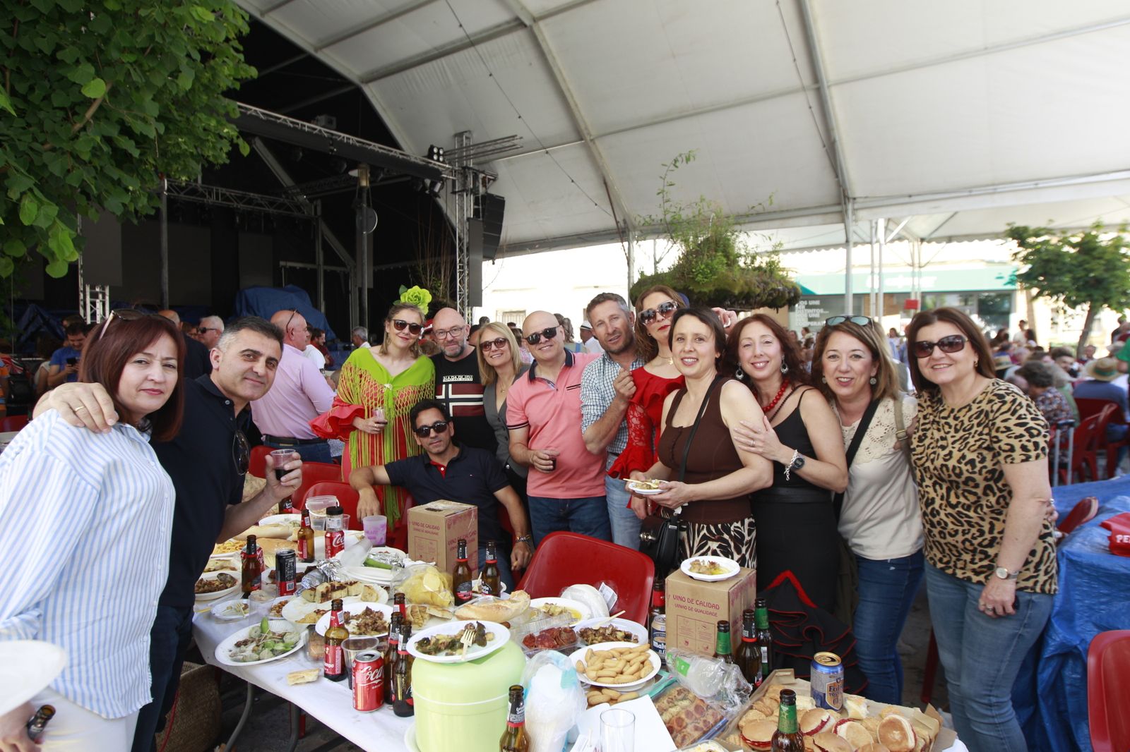 Imágenes de las Fiestas de Abrucena: concurso de mostos, encierro infantil y migas populares