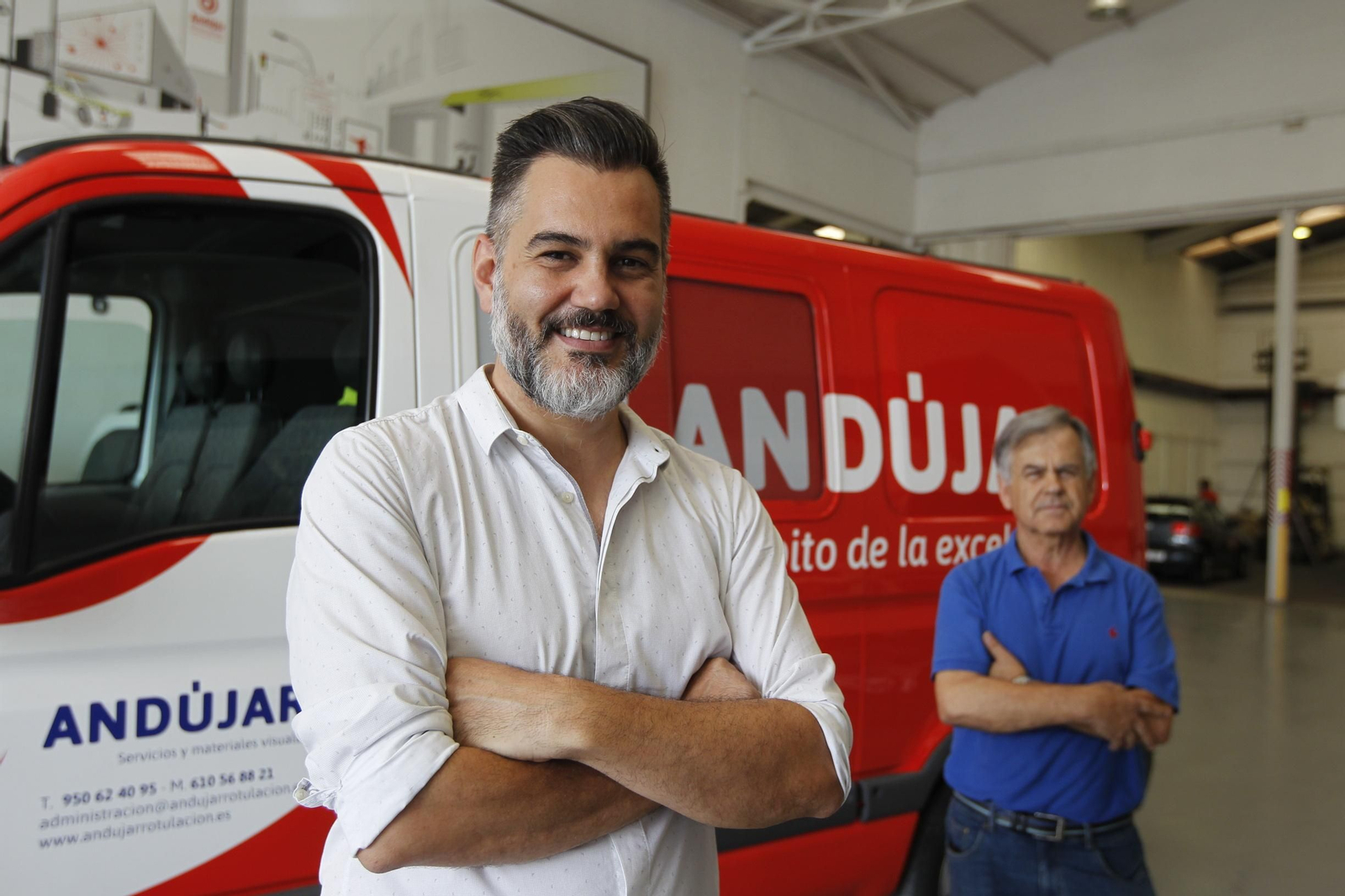 Luis Andújar padre e hijo, dos generaciones y dos referentes en el sector de la rotulación. Luis Andújar padre e hijo, dos generaciones y dos referentes en el sector de la rotulación.