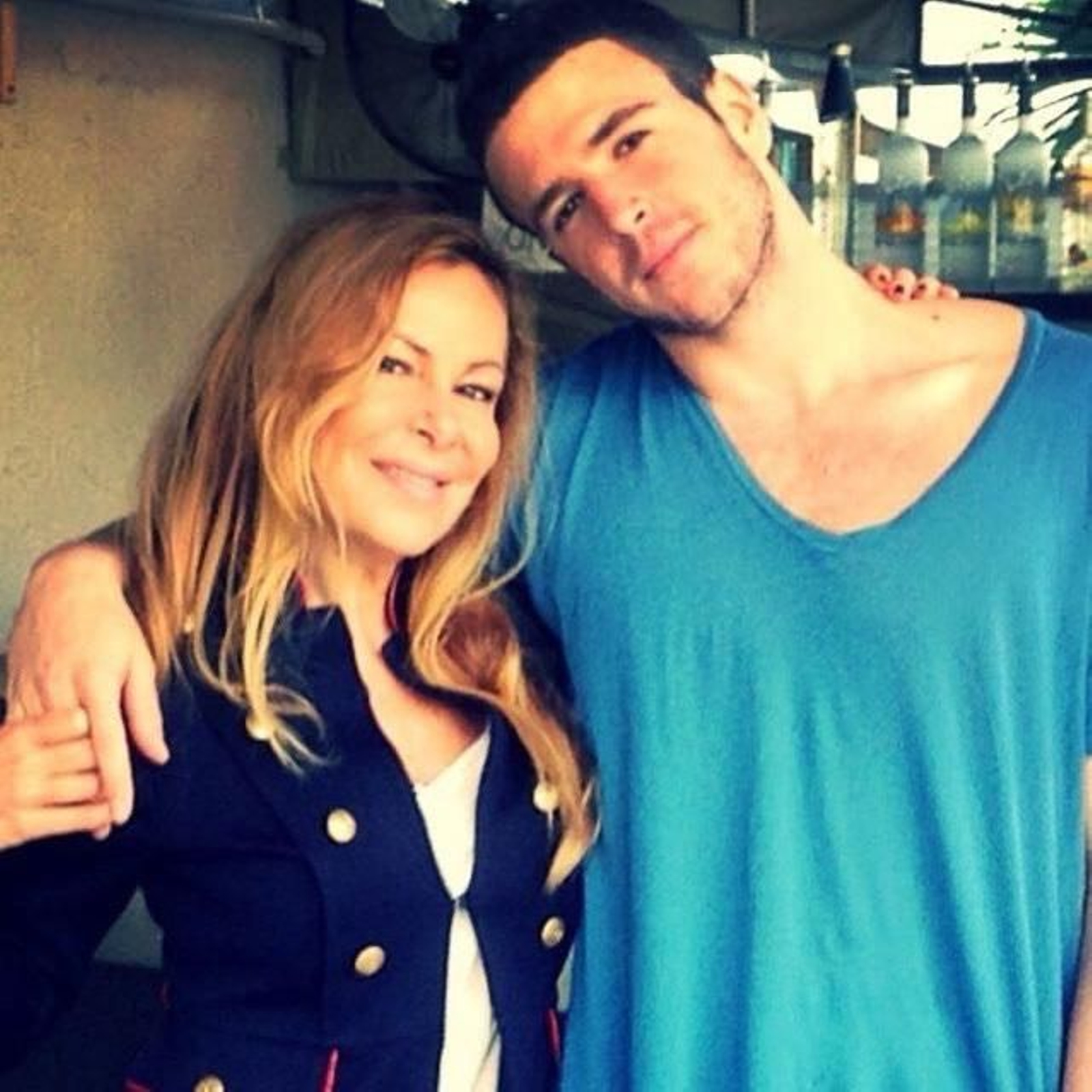 Ana, con su hijo Álex, en una imagen de sus redes.