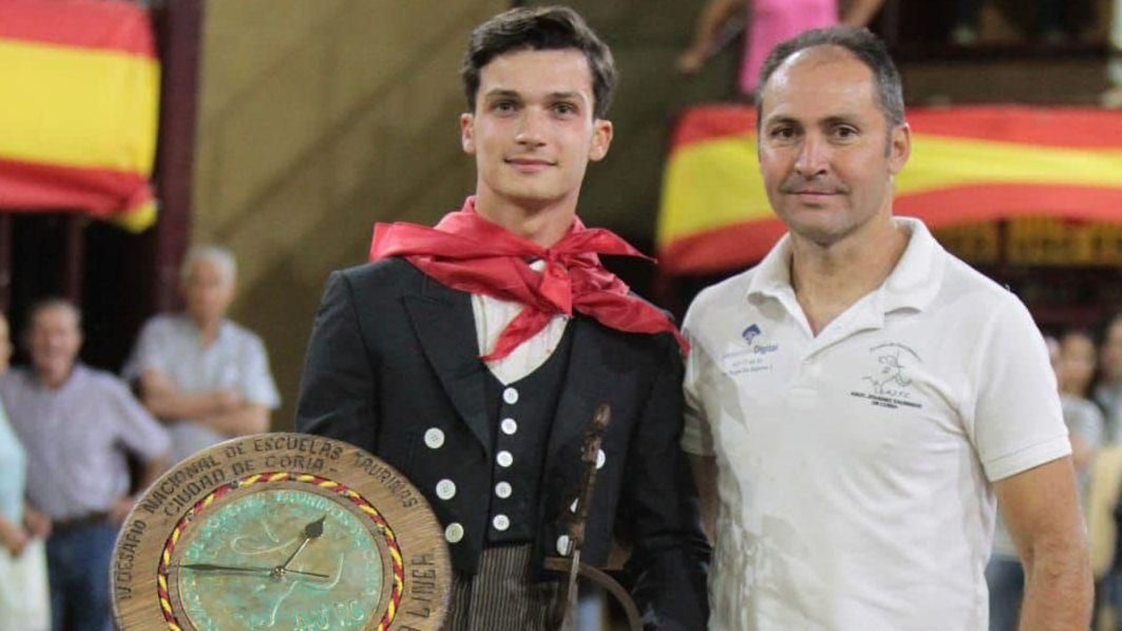 Juan José Rodríguez junto al presidente de la asociación organizadora, Rubén Valiente