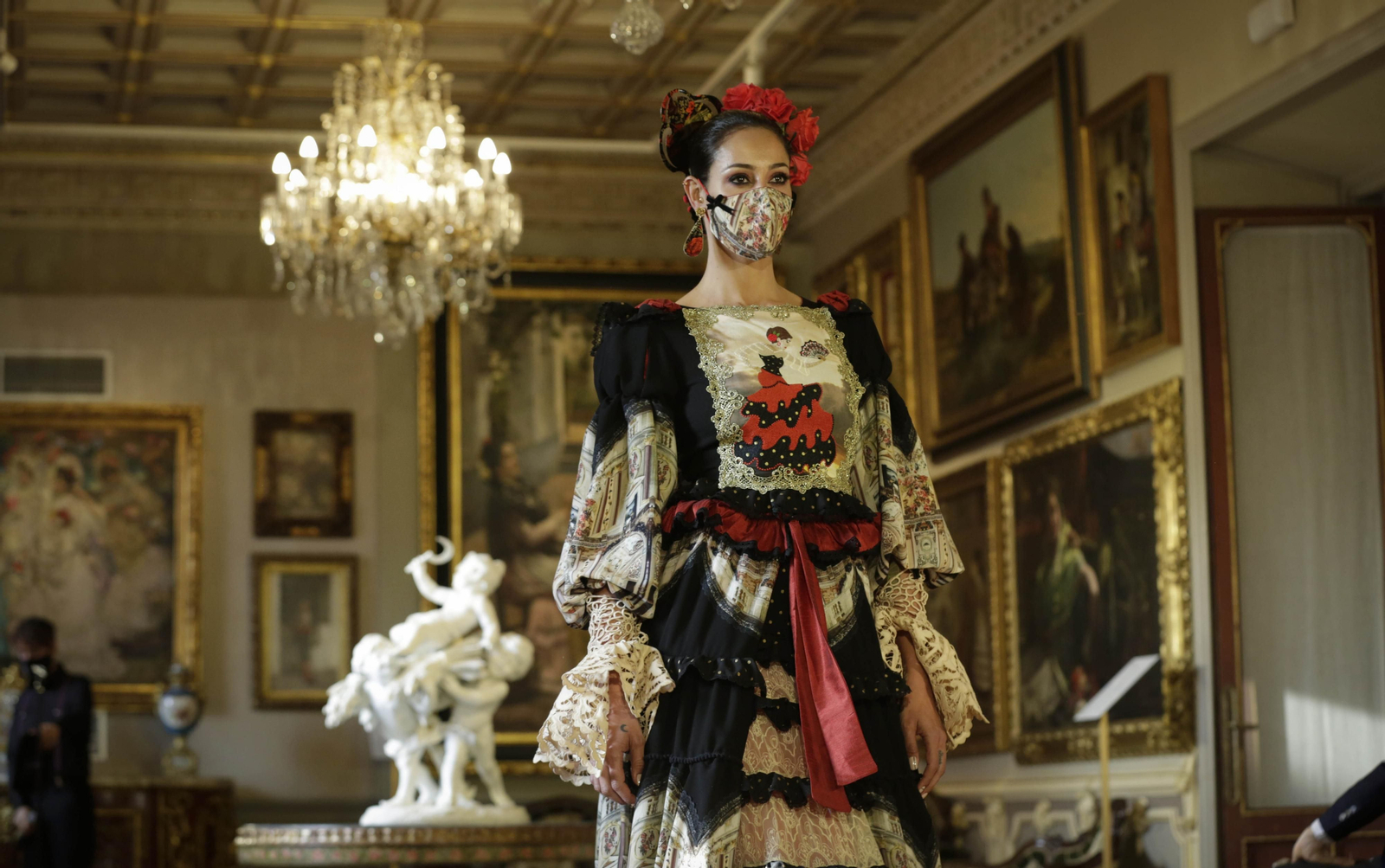 Las imágenes del desfile  Úniqo Qlamenco