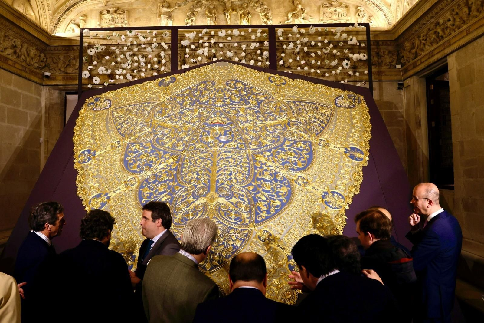 El manto podrá visitarse en el Ayuntamiento hasta el 22 de marzo