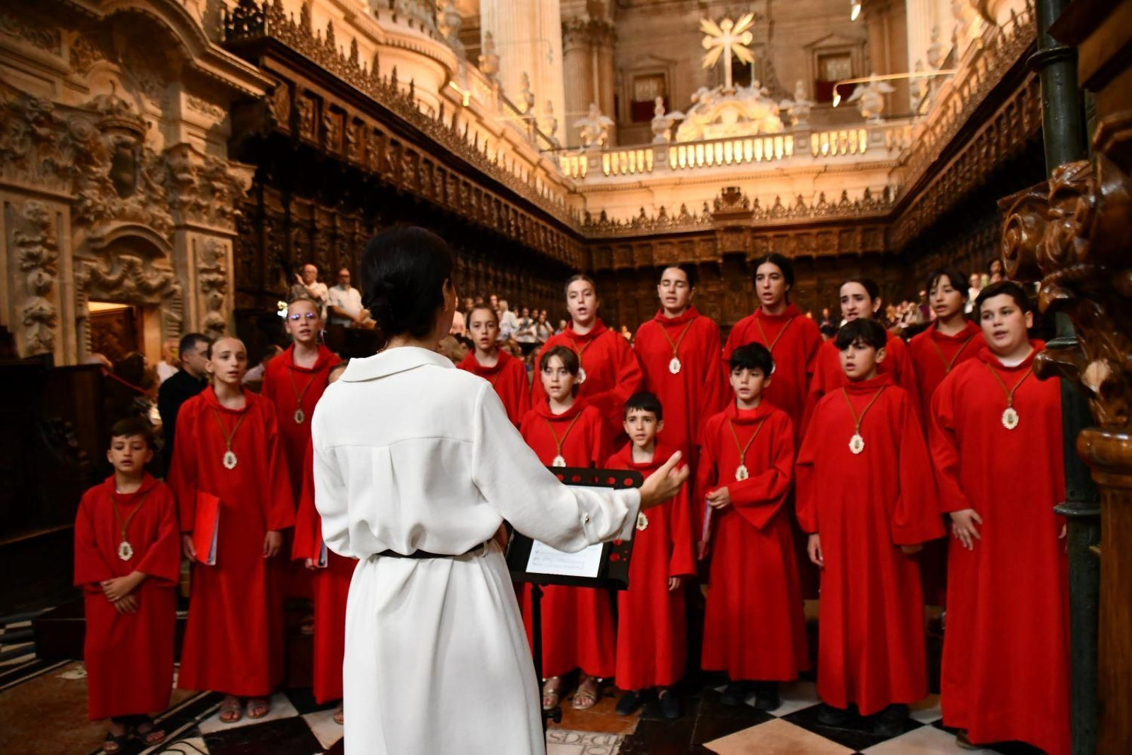 El Santísimo Sacramento llena de esperanza el corazón de los fieles jiennenses, en imágenes