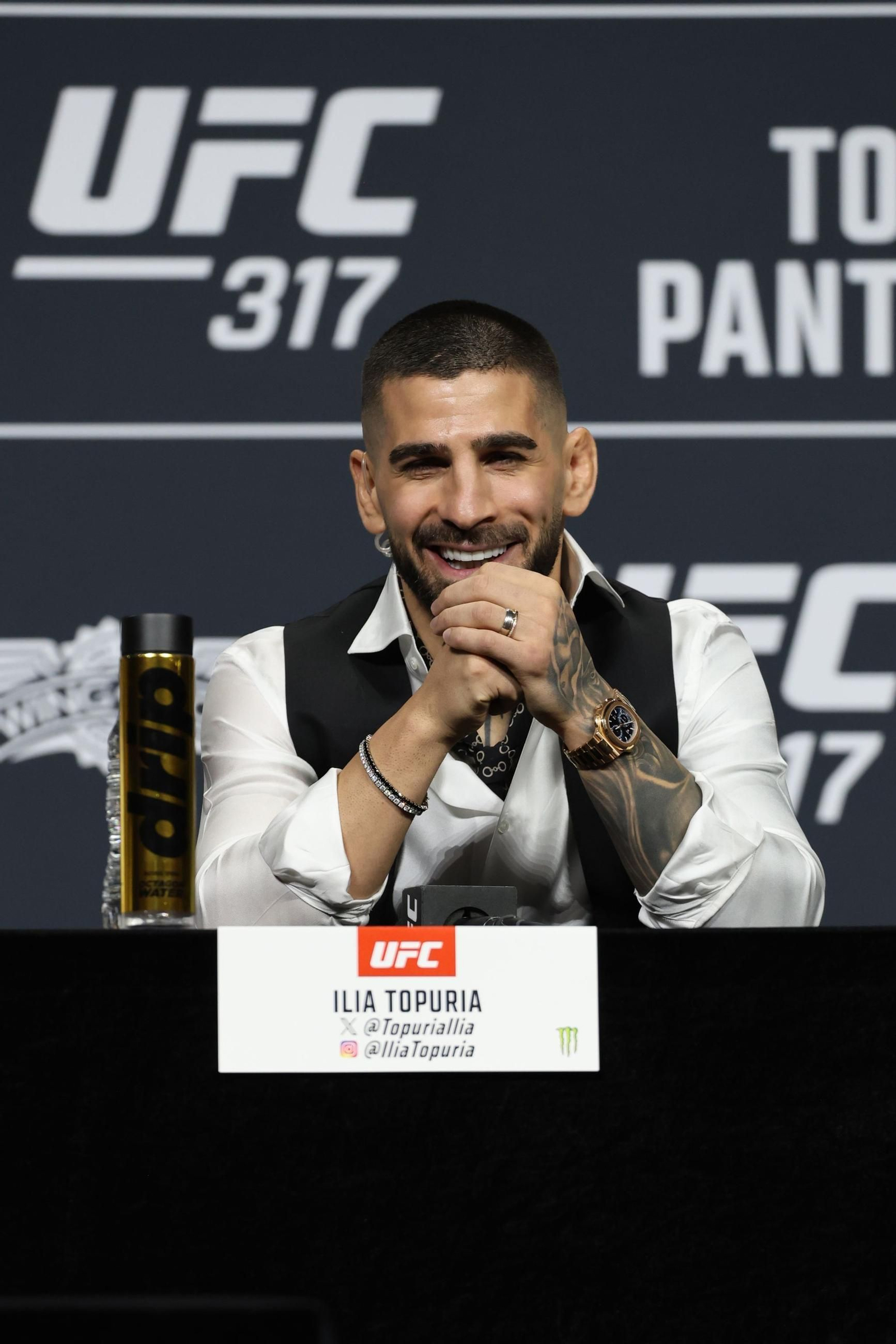 Las fotos del triunfo de Topuria ante Oliveira