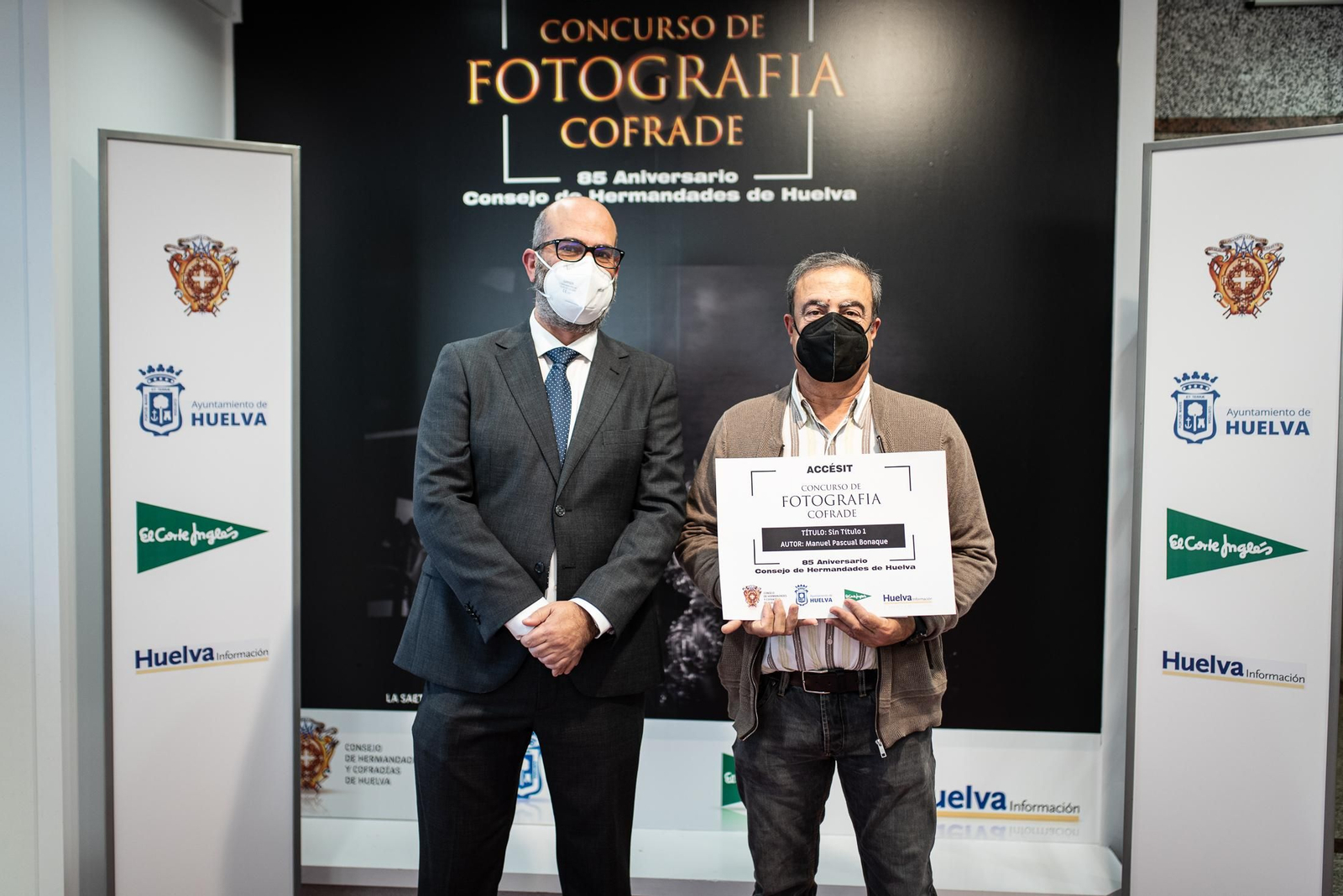 Imágenes de la entrega de premios cofrades de fotografía en el Corte Inglés