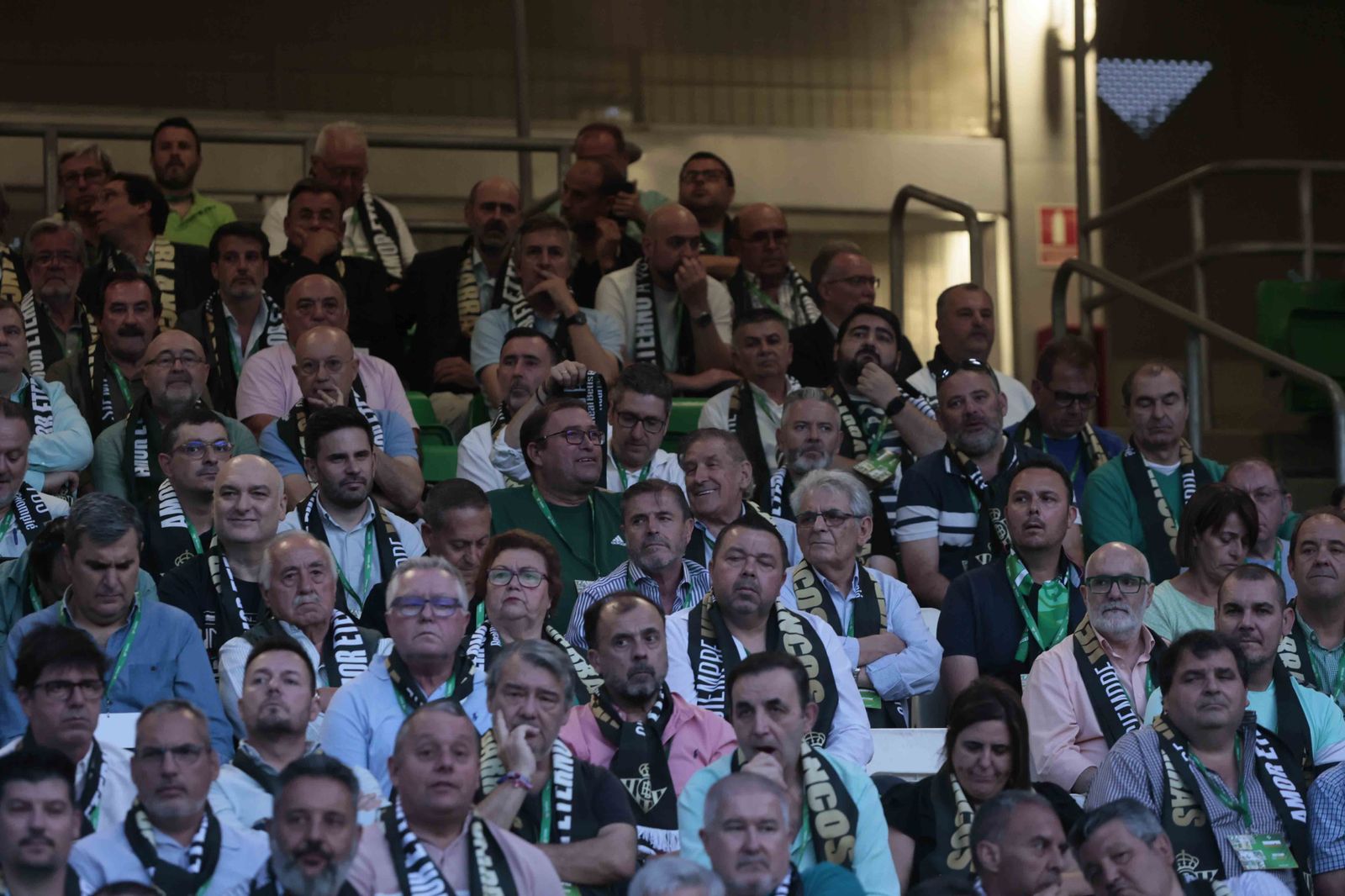 Búscate en el acto Siempre Verdiblancos