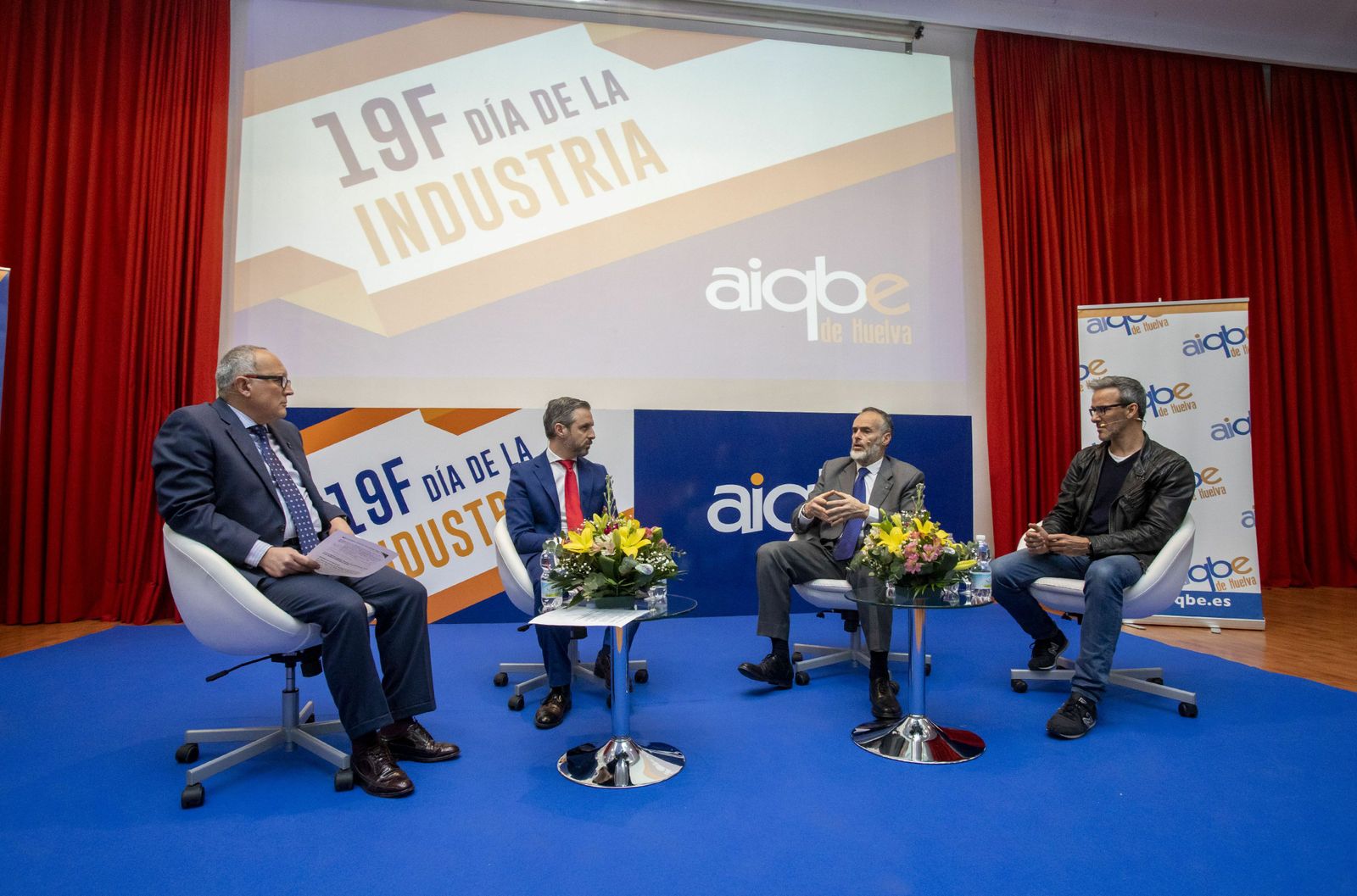 Un momento de la mesa redonda celebrada en la Universidad de Huelva en la mañana de hoy.