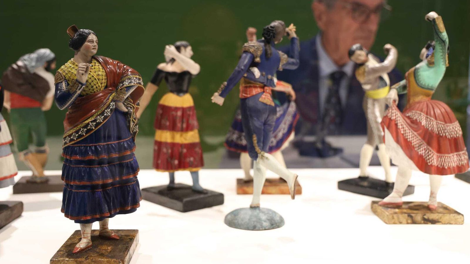 Barros malagueños del siglo XIX que forman parte de la muestra. Barros malagueños del siglo XIX que forman parte de la muestra.