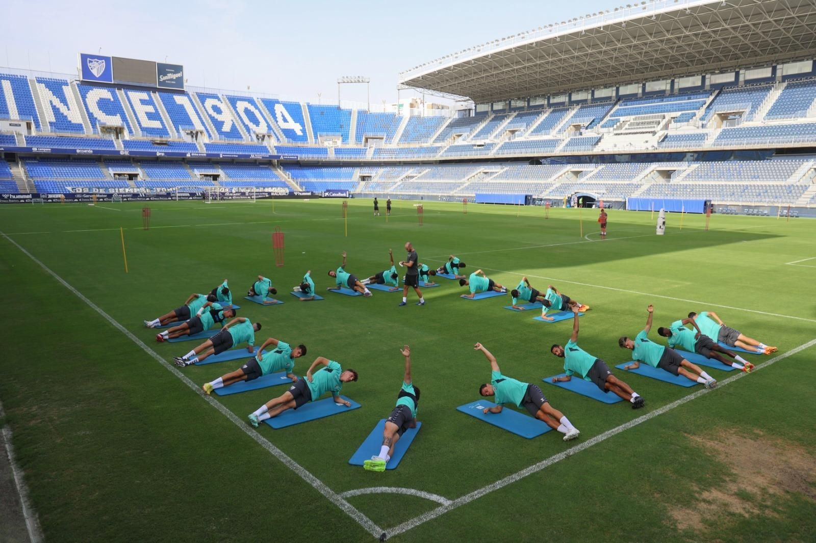 El Málaga CF vuelve a casa