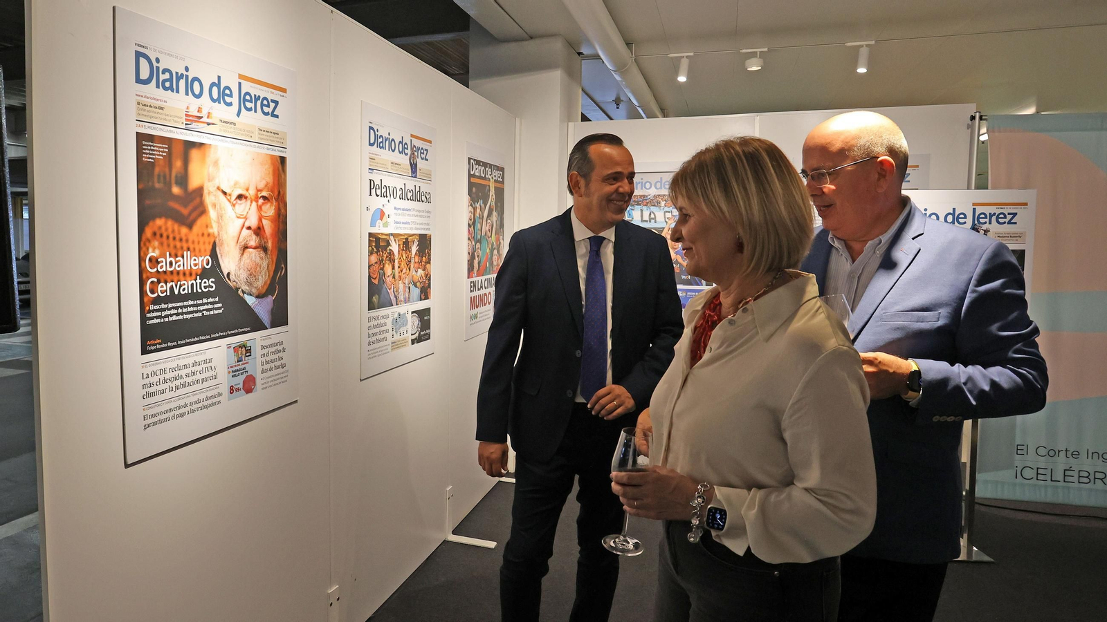 Imágenes de la exposición de portadas del Diario de Jerez en El Corte Inglés por los 40 años