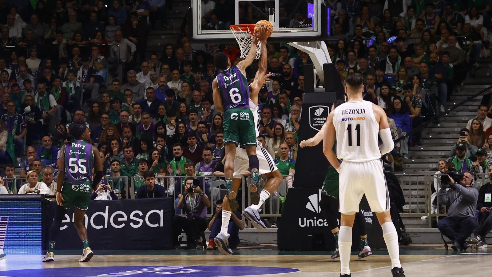 El Unicaja - Real Madrid de Liga Endesa, en fotos