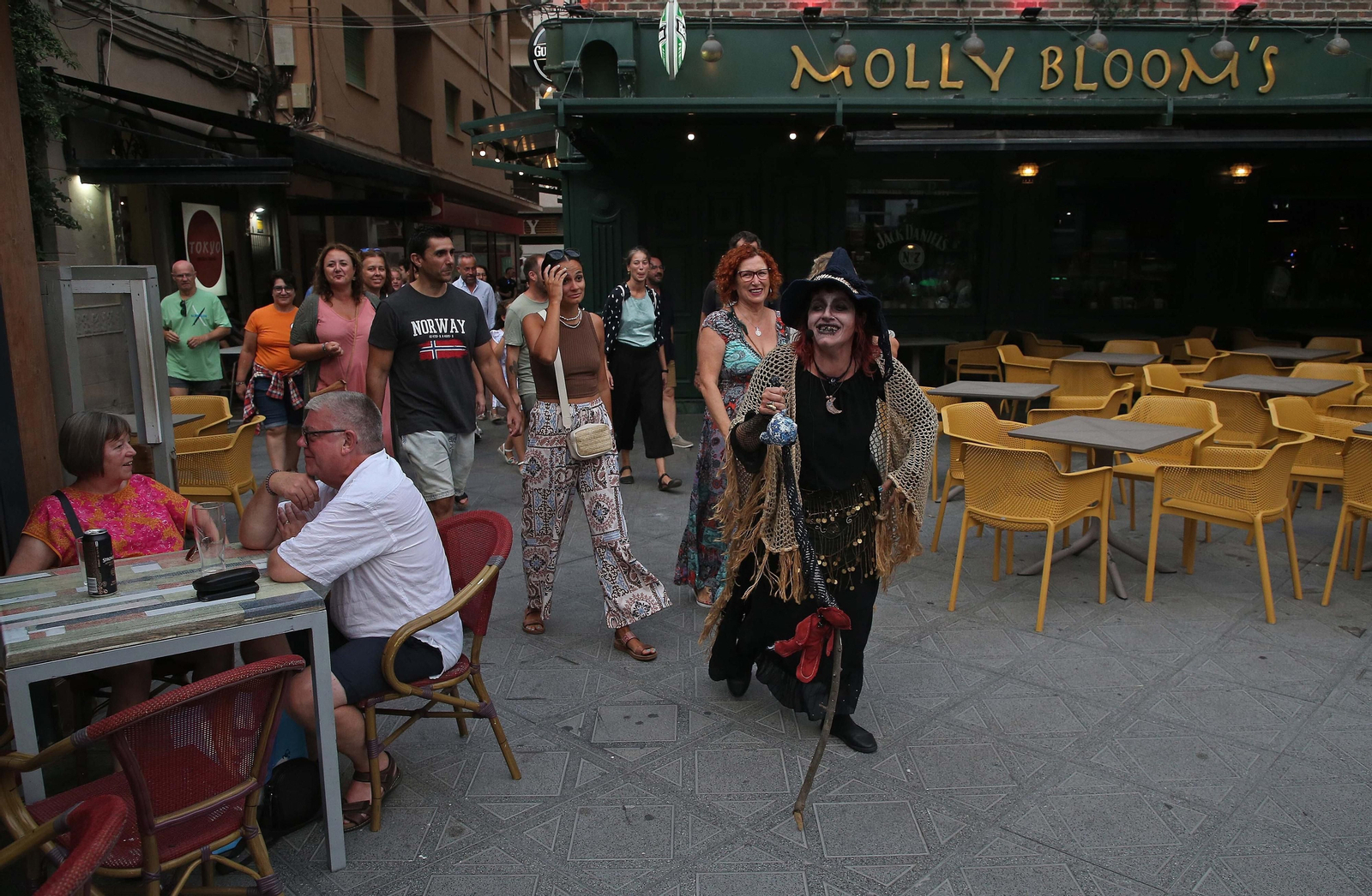La primera ruta turística teatralizada por el centro de La Línea, en imágenes