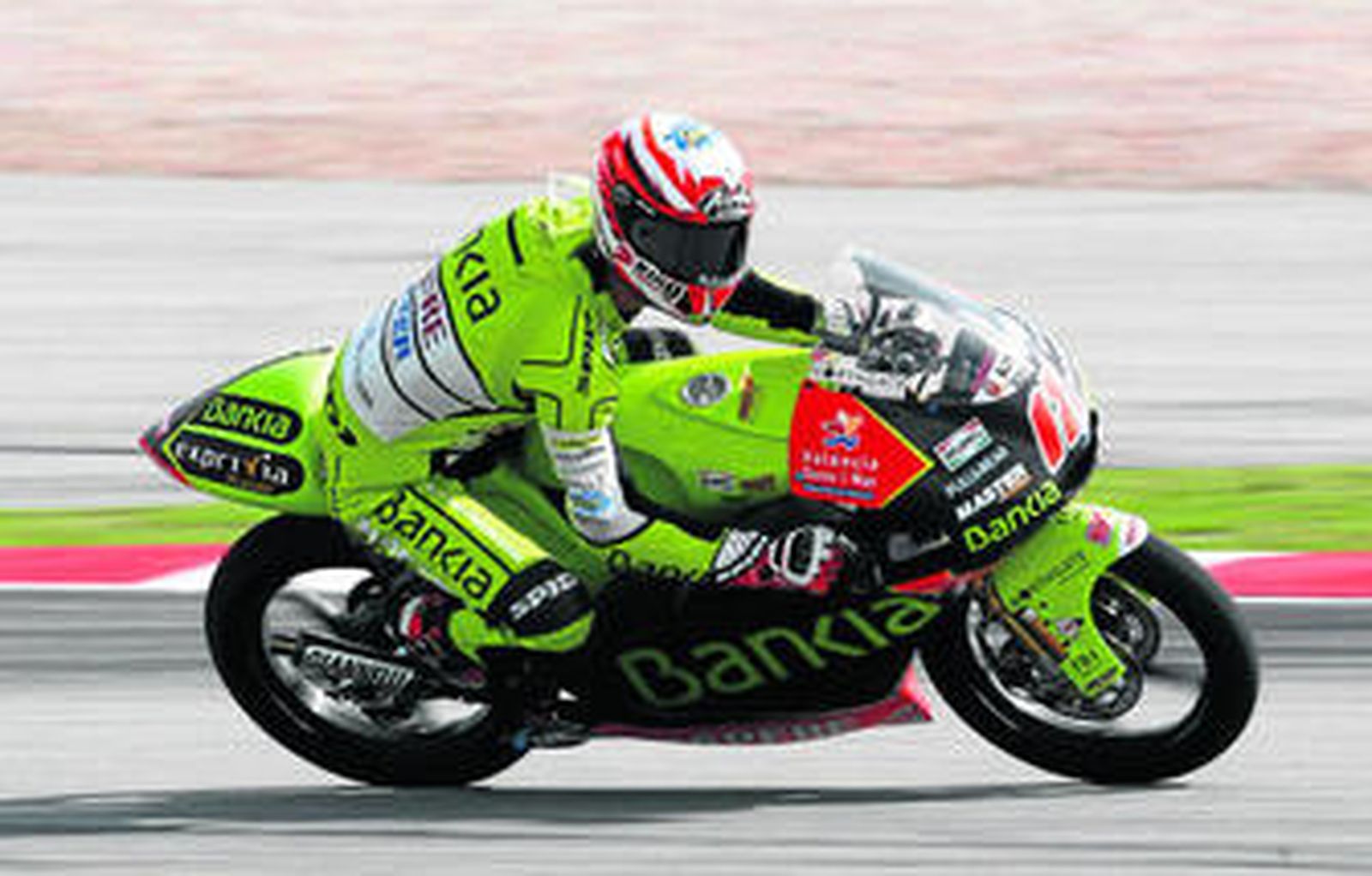 Nicolás Terol pilota durante los entrenamientos clasificatorios en el circuito de Sepang.