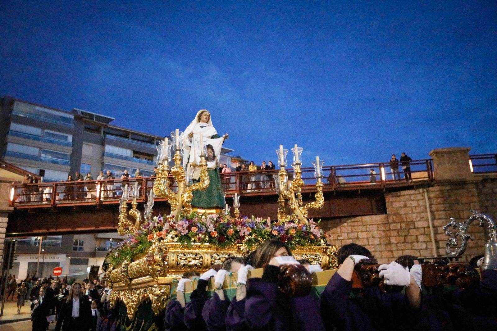 La procesión del Encuentro, en imágenes