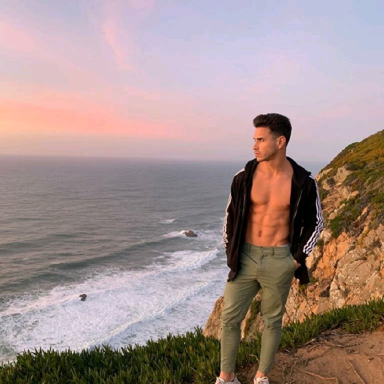 Vladimir Giráldez, en su foto de perfil de Linkedin