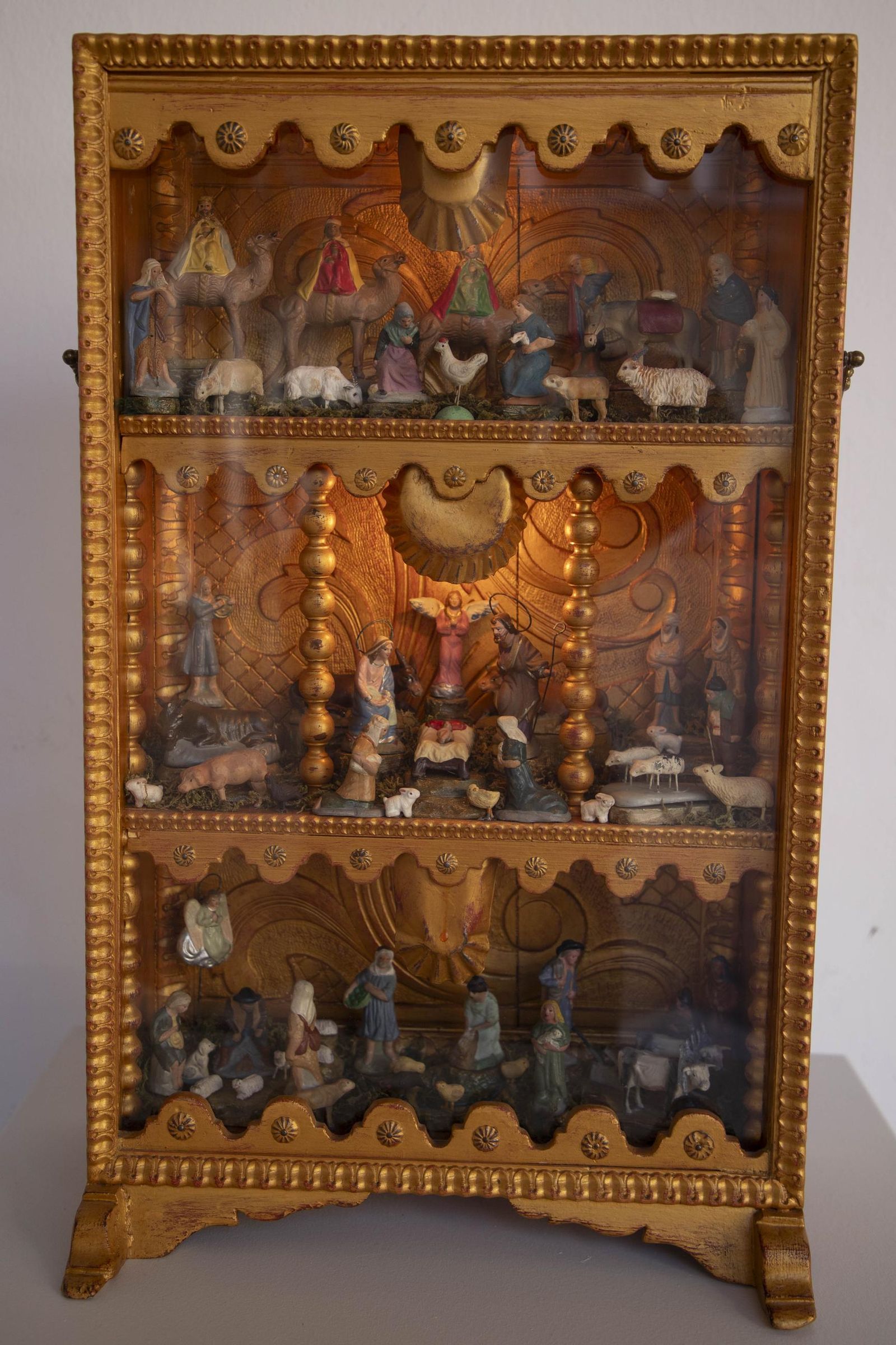 Un recorrido en imágenes por la exposición de belenes de Marcos Campos en Córdoba