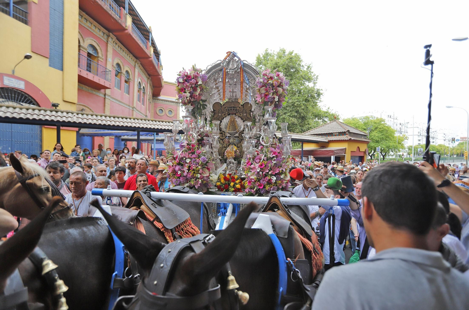Imágenes de Emigrantes en la Comandancia de la Guardia Civil