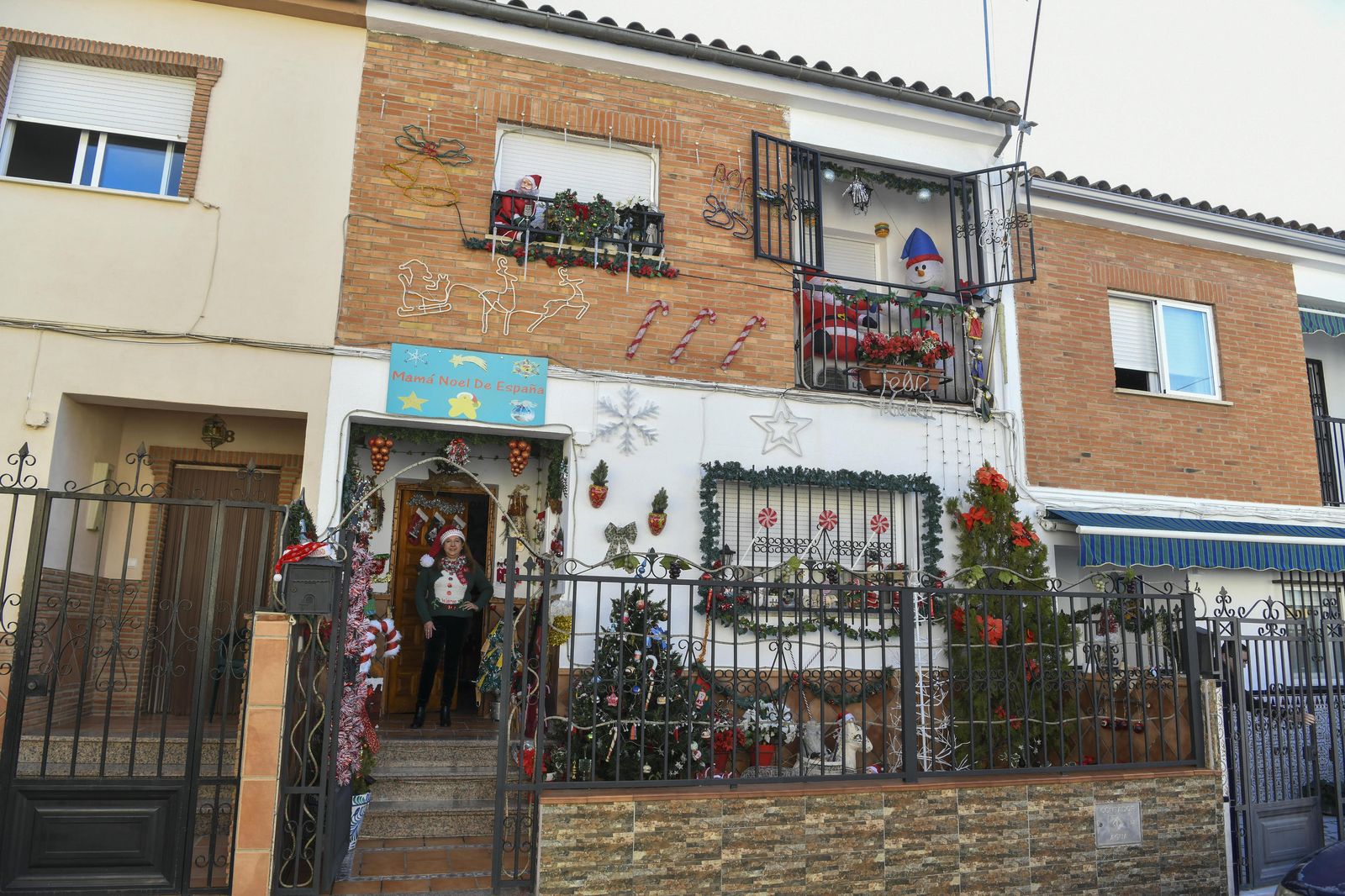 Fotos de la casa decorada por Navidad de la Mamá Noel de España
