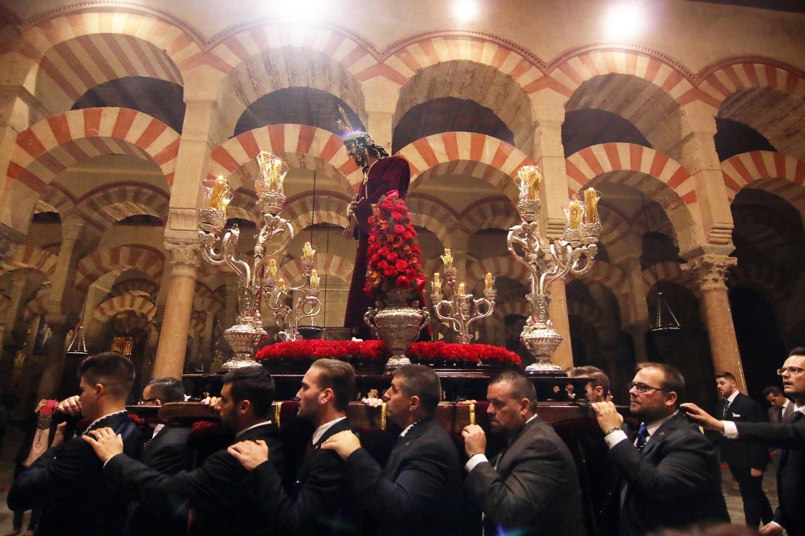 El Señor del Silencio, en el interior de la Catedral.
