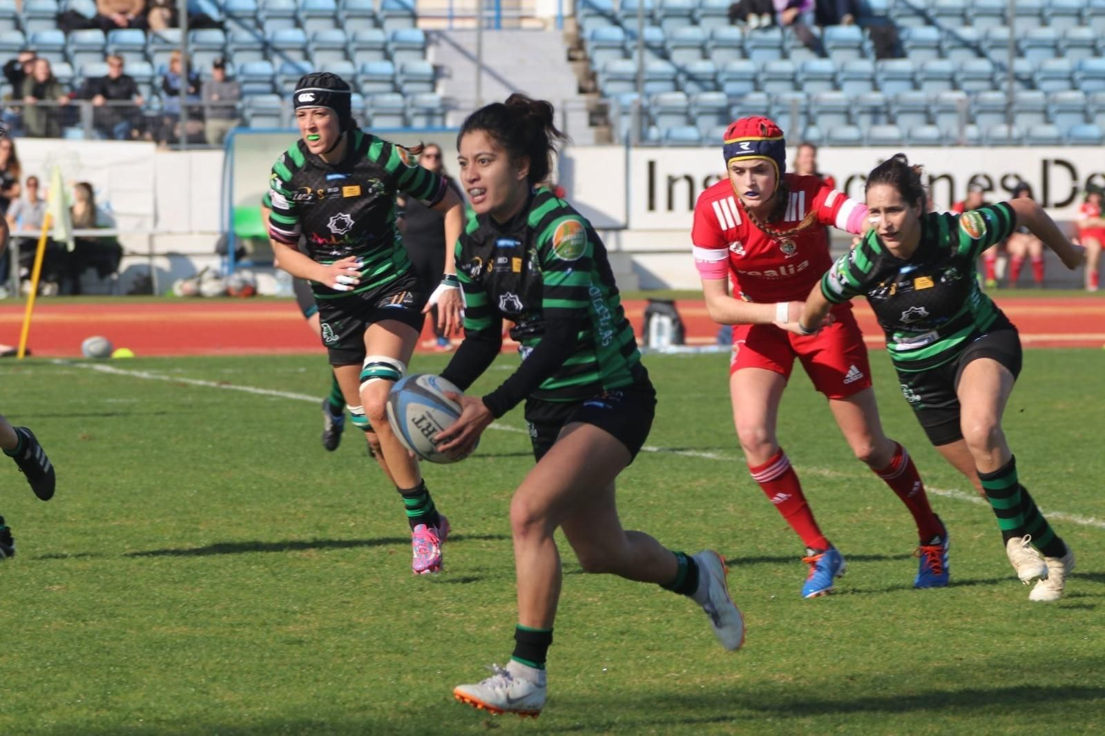 Sasha avanza con el oval en un partido de la pasada temporada.