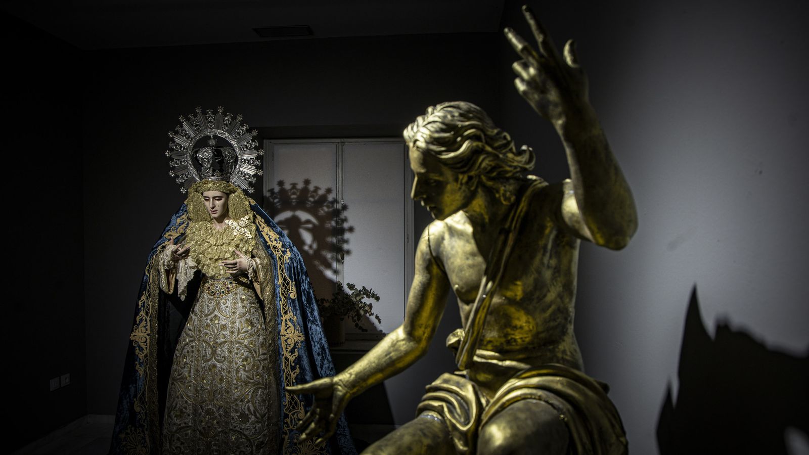 Las imágenes de «El sueño de un niño», la exposición del imaginero Luis González Rey en Cádiz