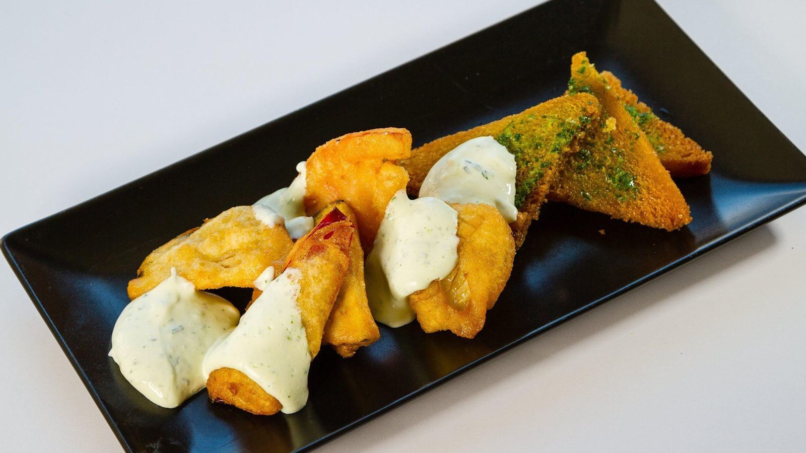 Verduritas en tempura con alioli suave