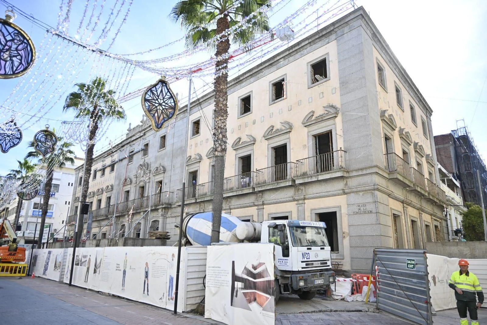 El antiguo edificio de Hacienda luce sin andamios desde este lunes.