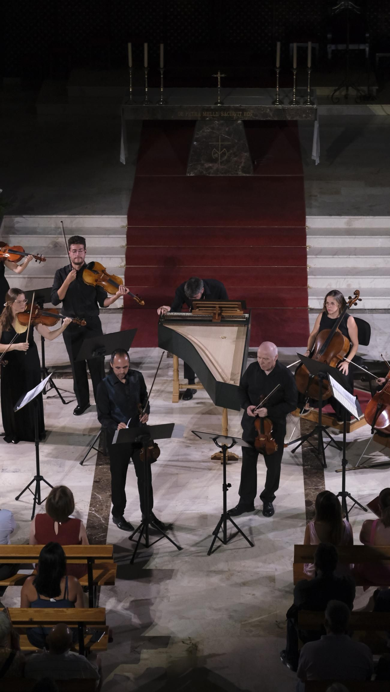 Concierto de la OCAL y del violinista Jesús Reina en Vélez Blanco, en imágenes