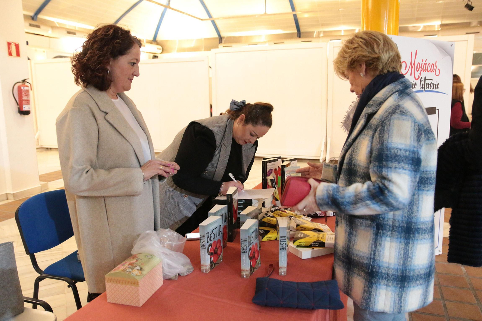 'Mojácar, Espacio Literario' se estrena con Carmen Mola y su novela 'Las Madres'