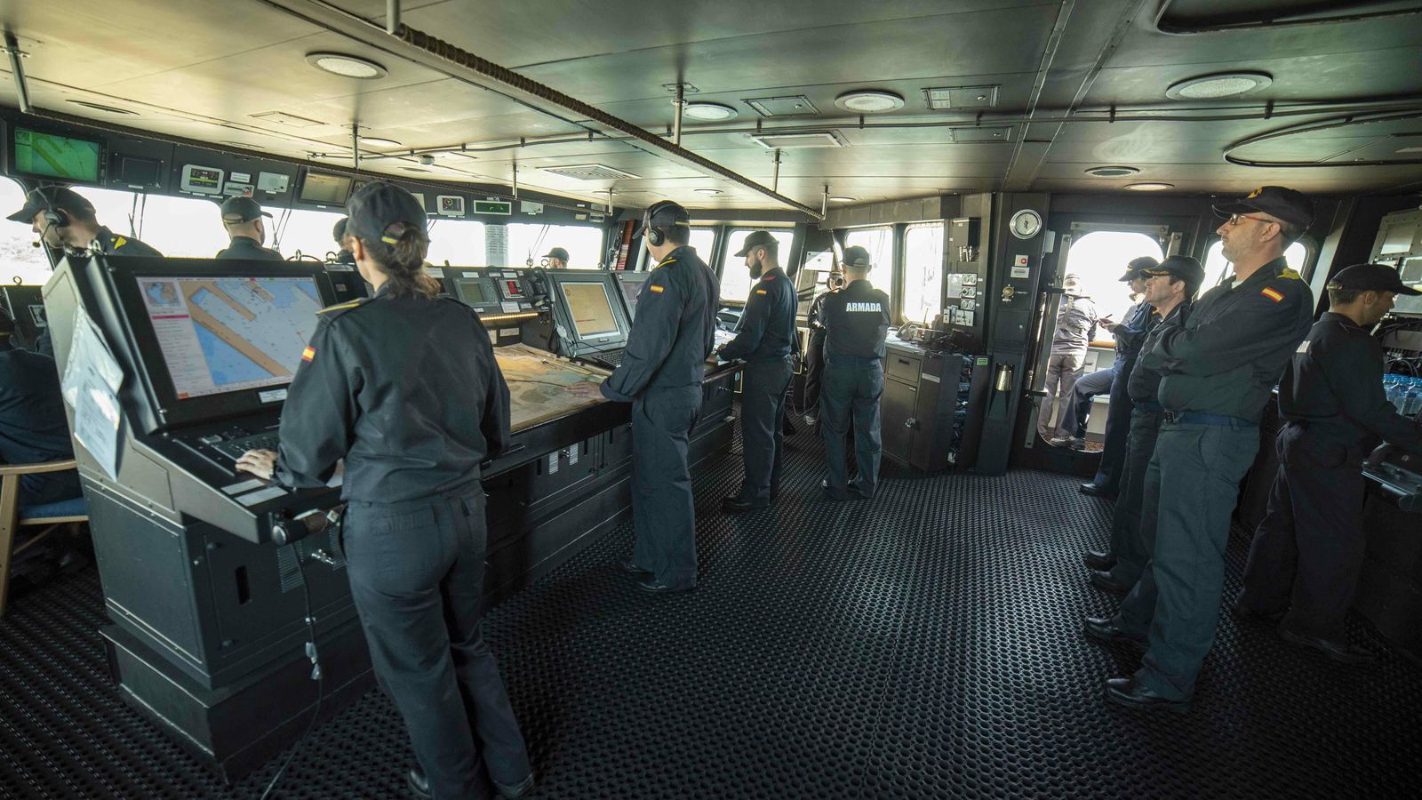 Puente de mando de uno de los buques de la Armada.