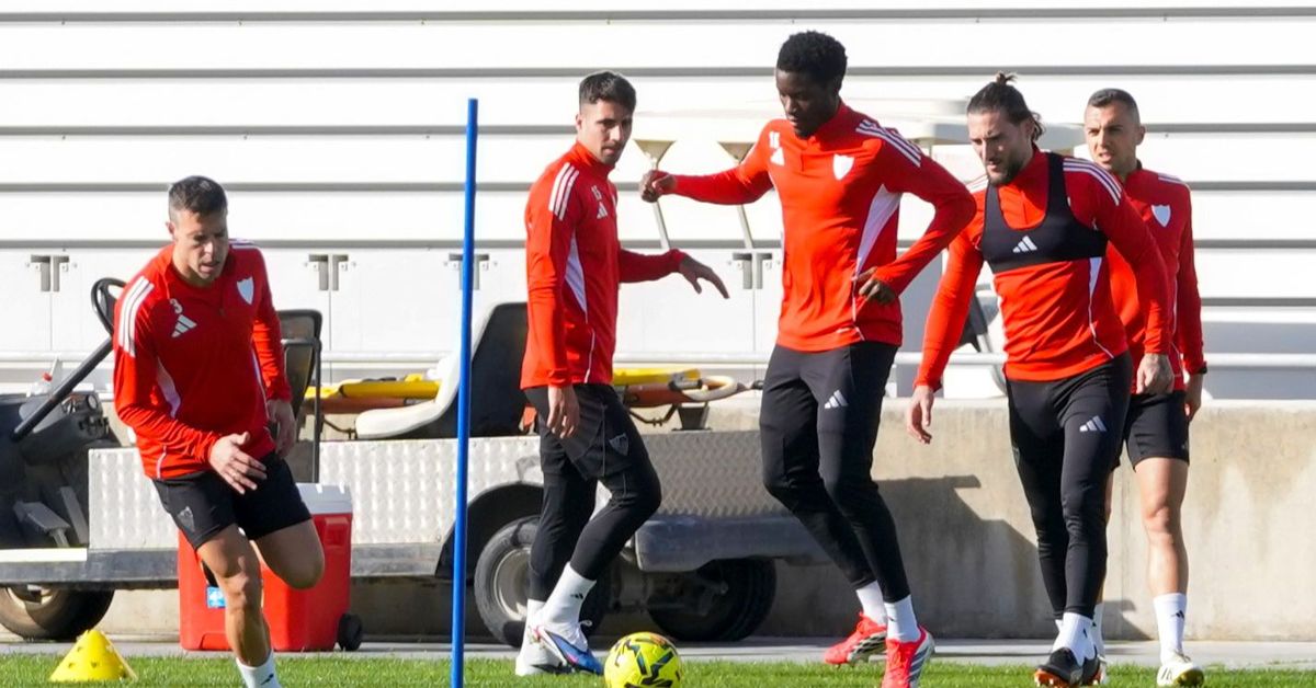 El Sevilla FC entrena sin novedades a cuatro días de medirse al Deportivo Alavés