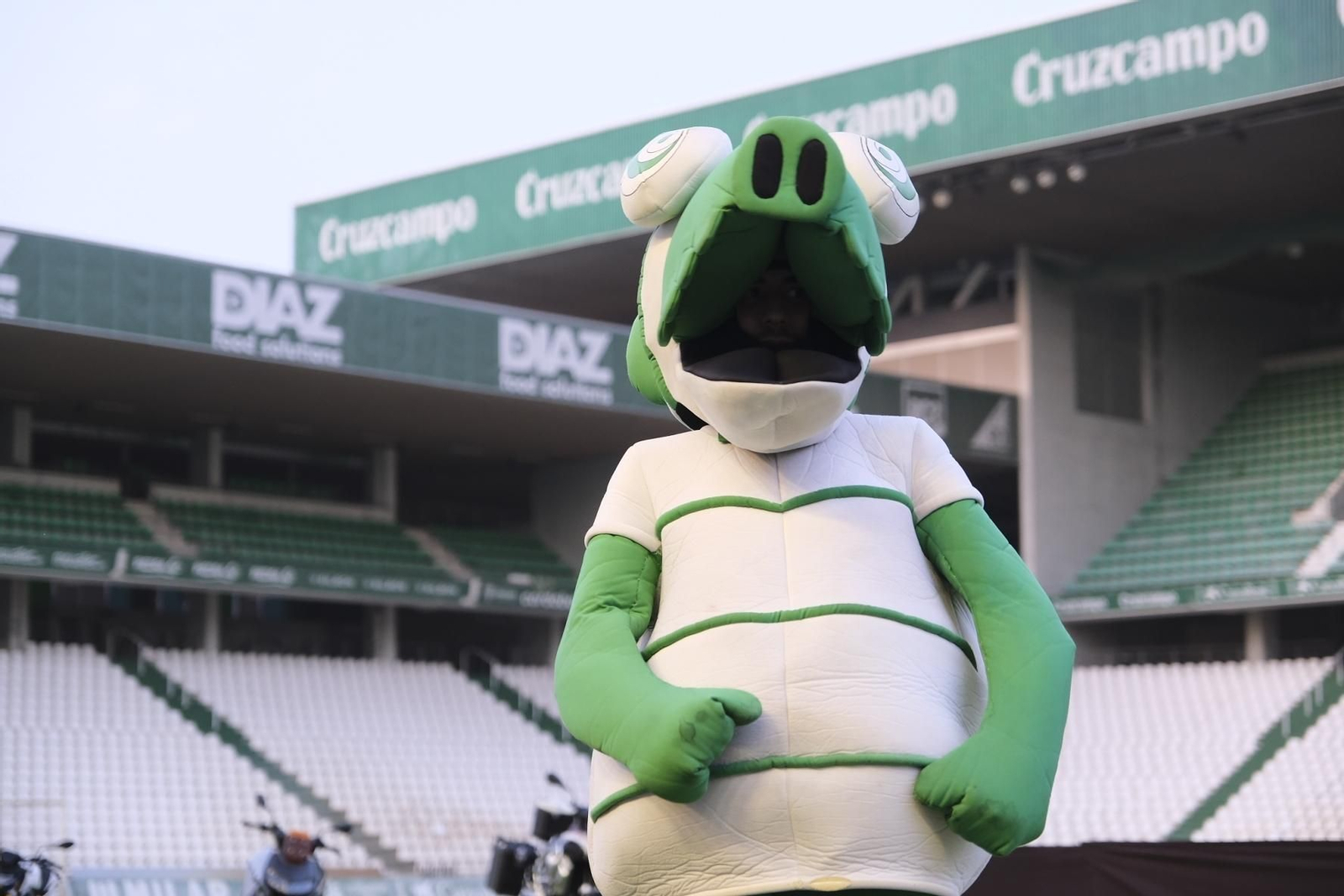 Las mejores fotos de las nuevas camisetas del Córdoba CF Las mejores fotos de las nuevas camisetas del Córdoba CF