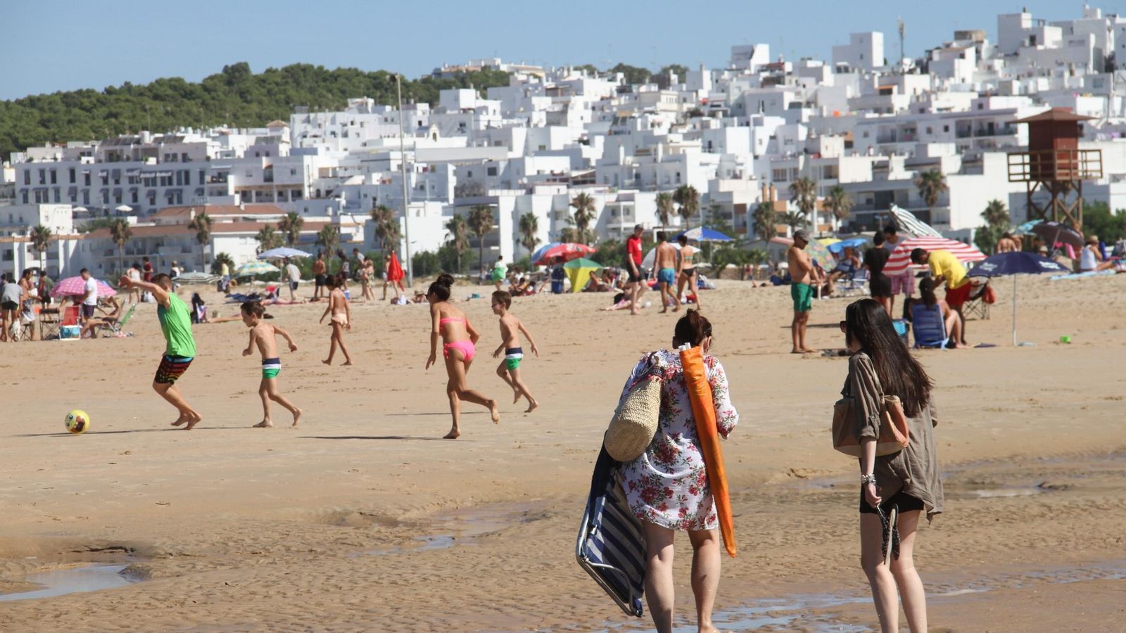 La playa urbana de Conil en una imagen de archivo.