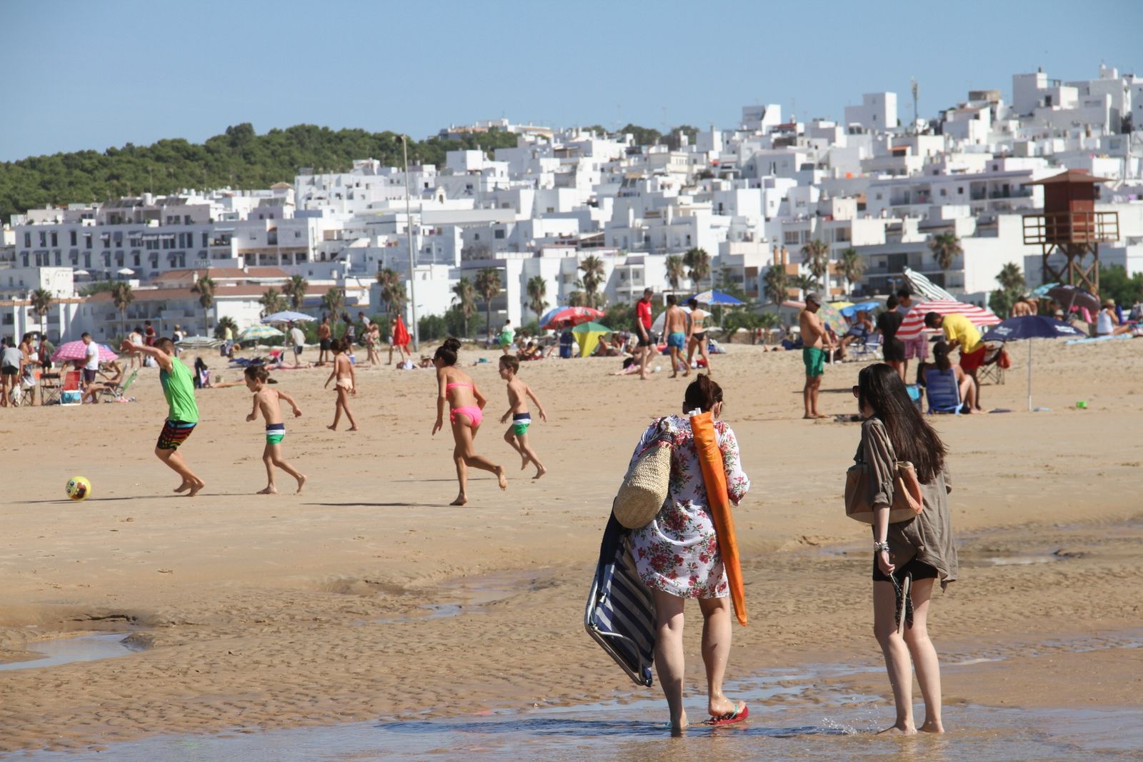 La playa urbana de Conil en una imagen de archivo.