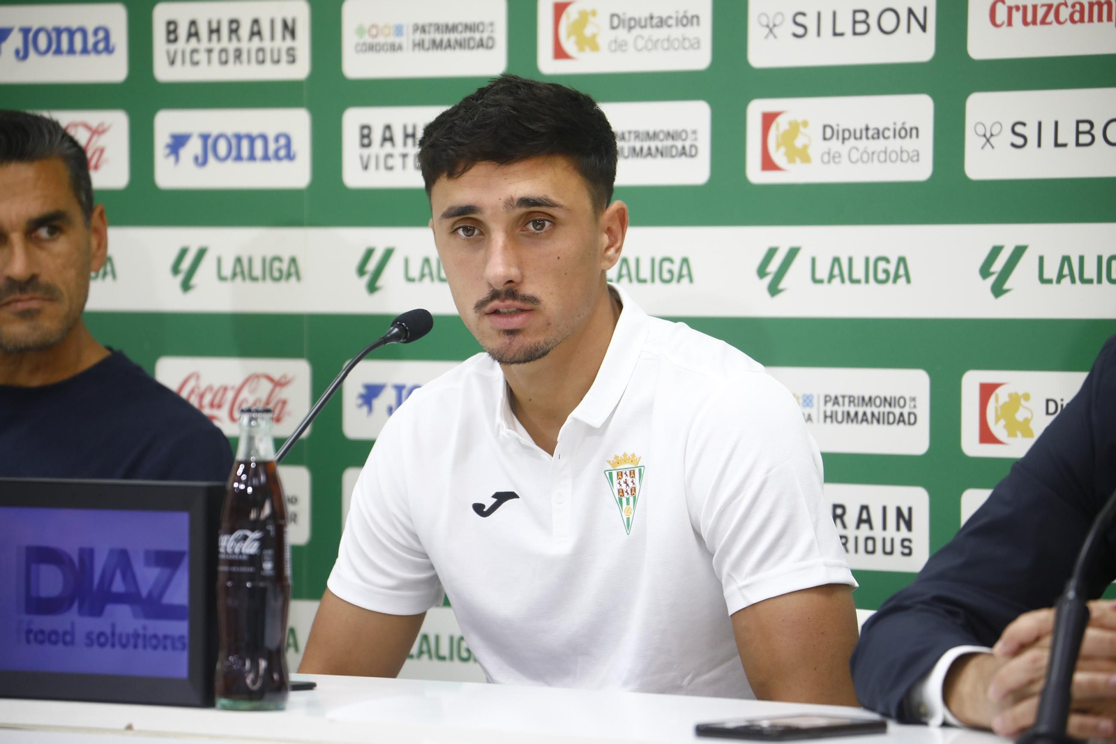Las mejores fotos de la presentación de Ignasi Vilarrasa como nuevo jugador del Córdoba CF