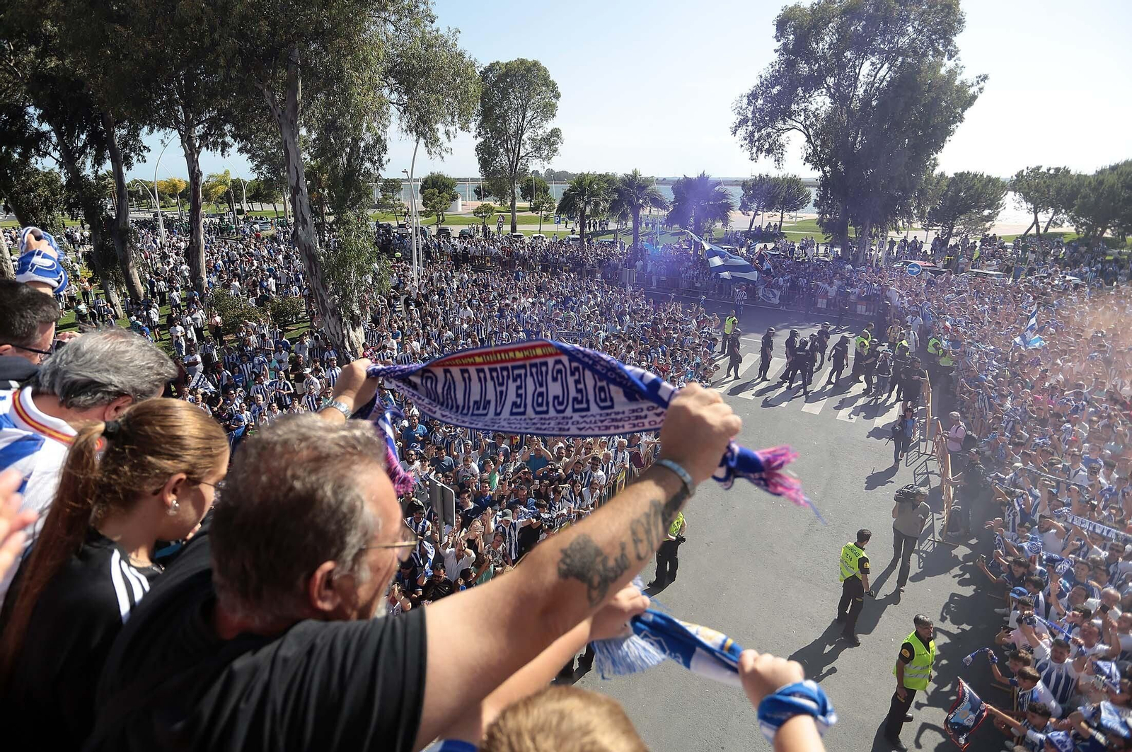 Imágenes del gran ambiente en el Nuevo Colombino en el ascenso del Recre