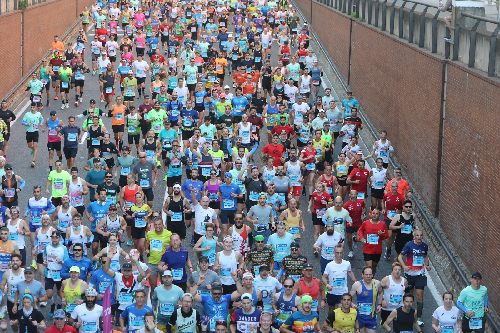 Búscate en la Zurich maratón de Sevilla