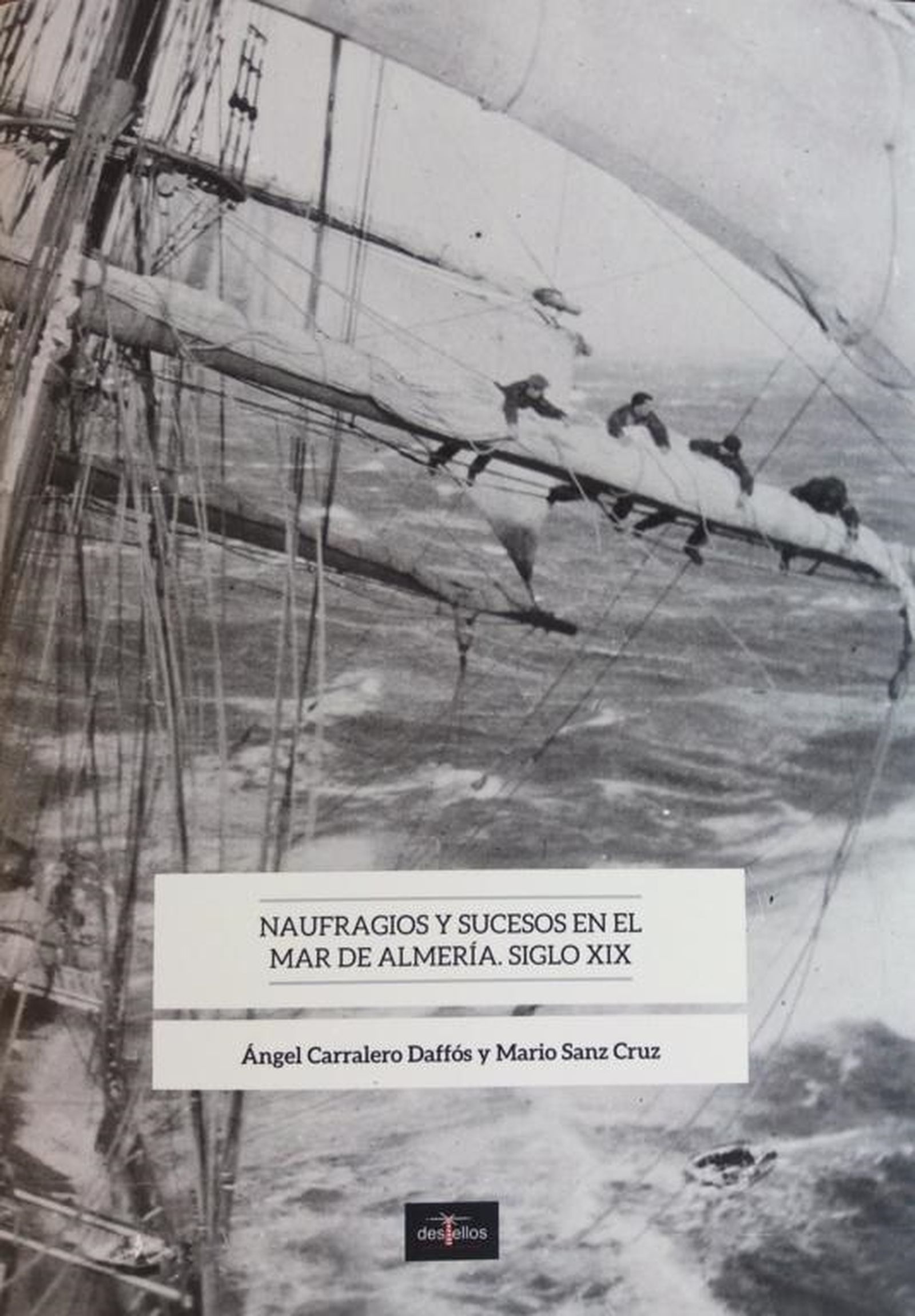 Un historiador y un farero inmortalizan los naufragios en el mar de Almería