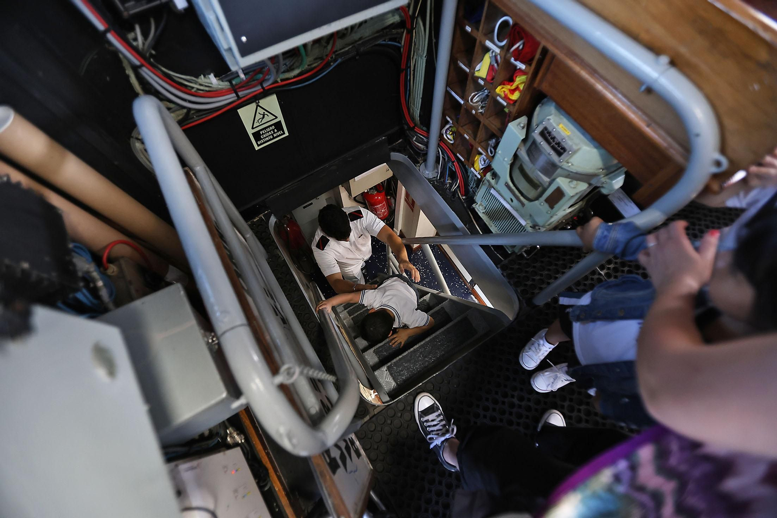 Imágenes de las visitas al patrullero de la Armada Española Medas p-26