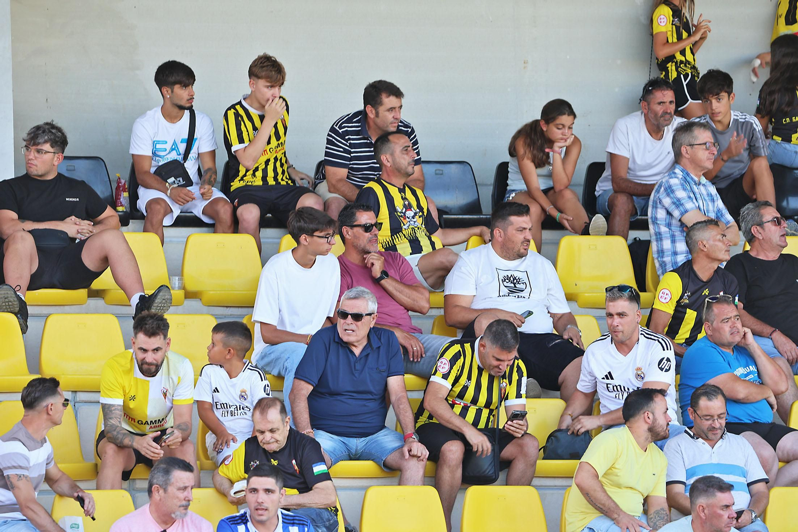 Imágenes del Trofeo de la Bella entre el San Roque de Lepe y el Recreativo de Huelva